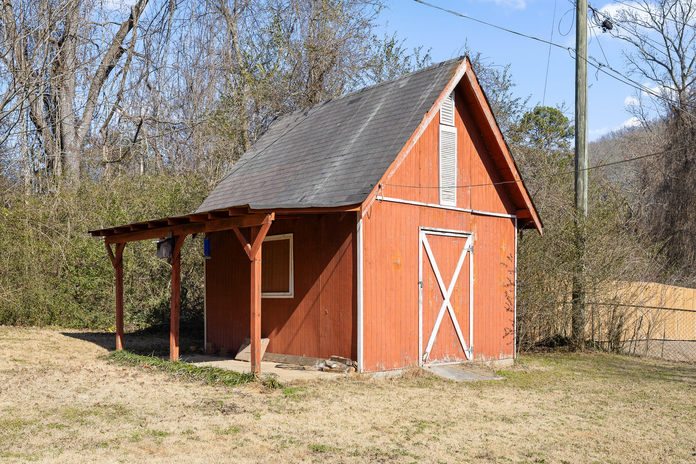 5917 Hillcrest Drive