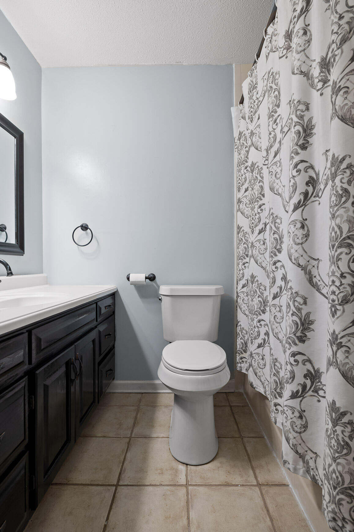 5917 Hillcrest Drive