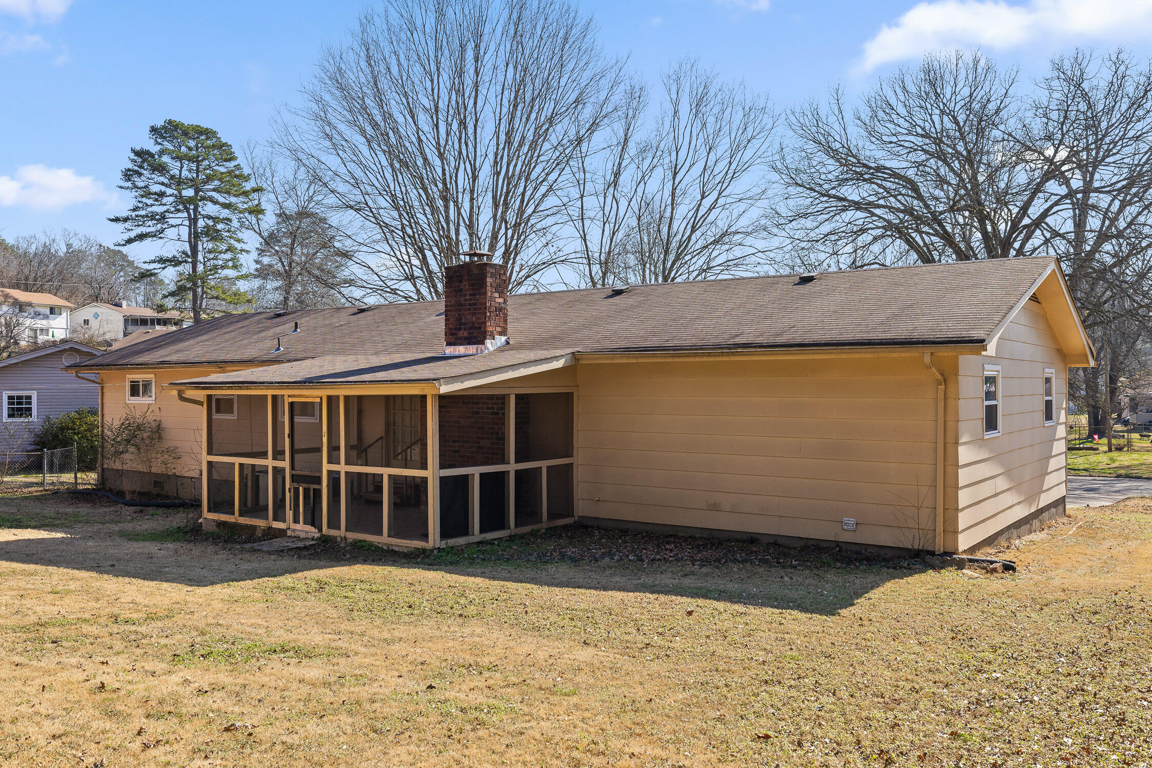 5917 Hillcrest Drive