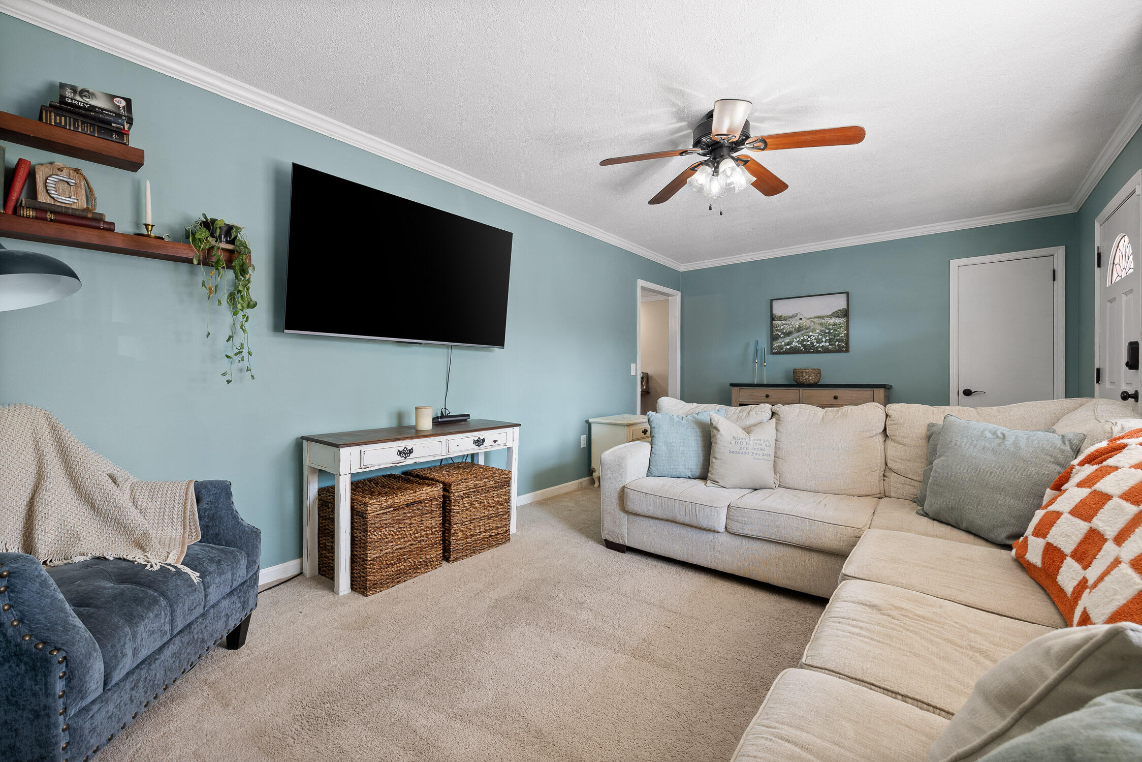 5917 Hillcrest Drive