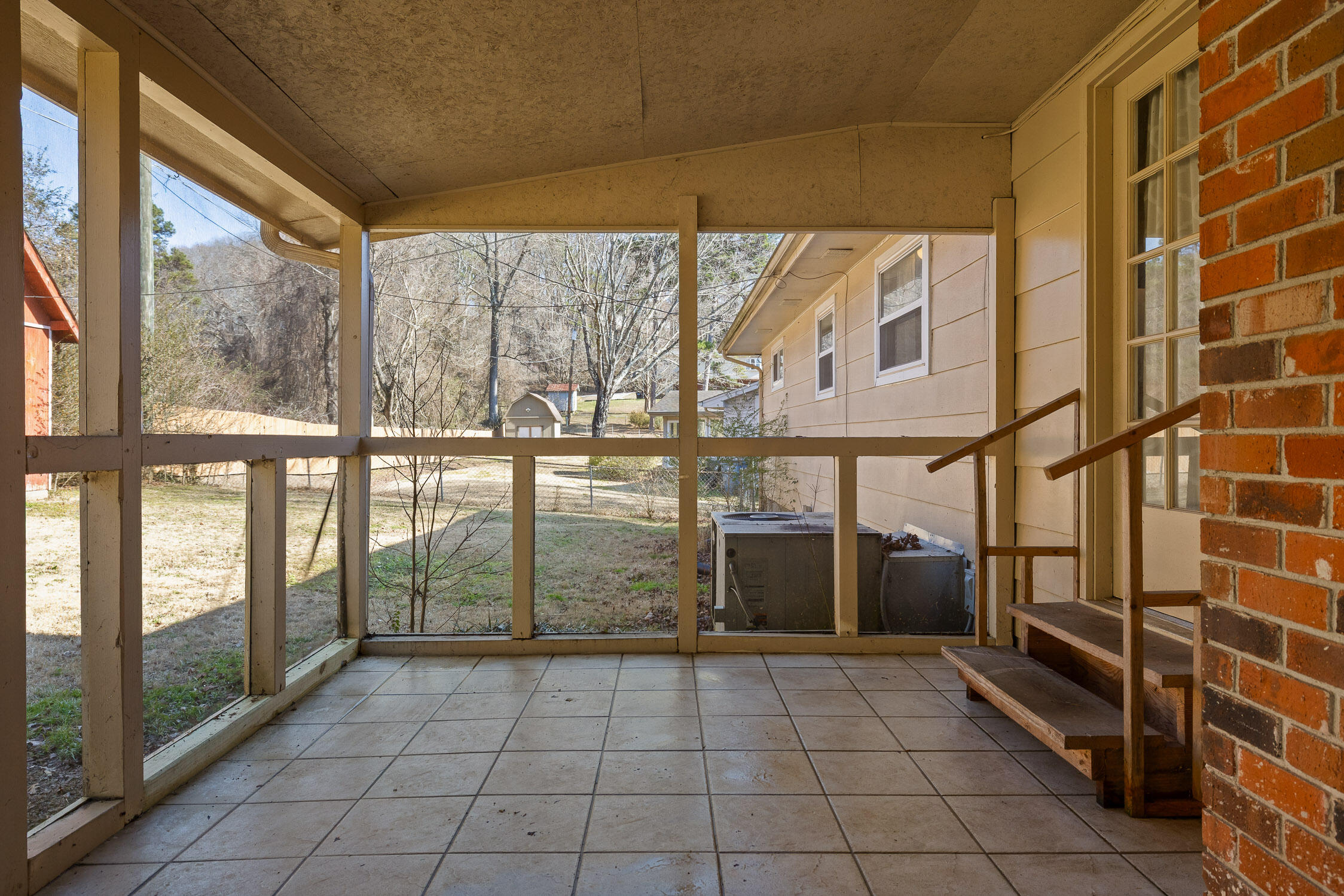 5917 Hillcrest Drive