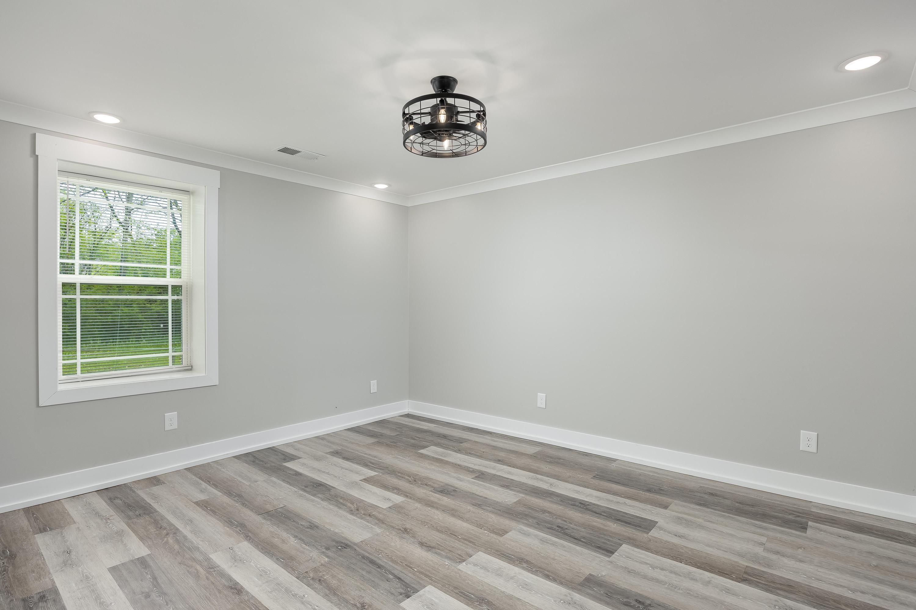 828 Henderson Avenue