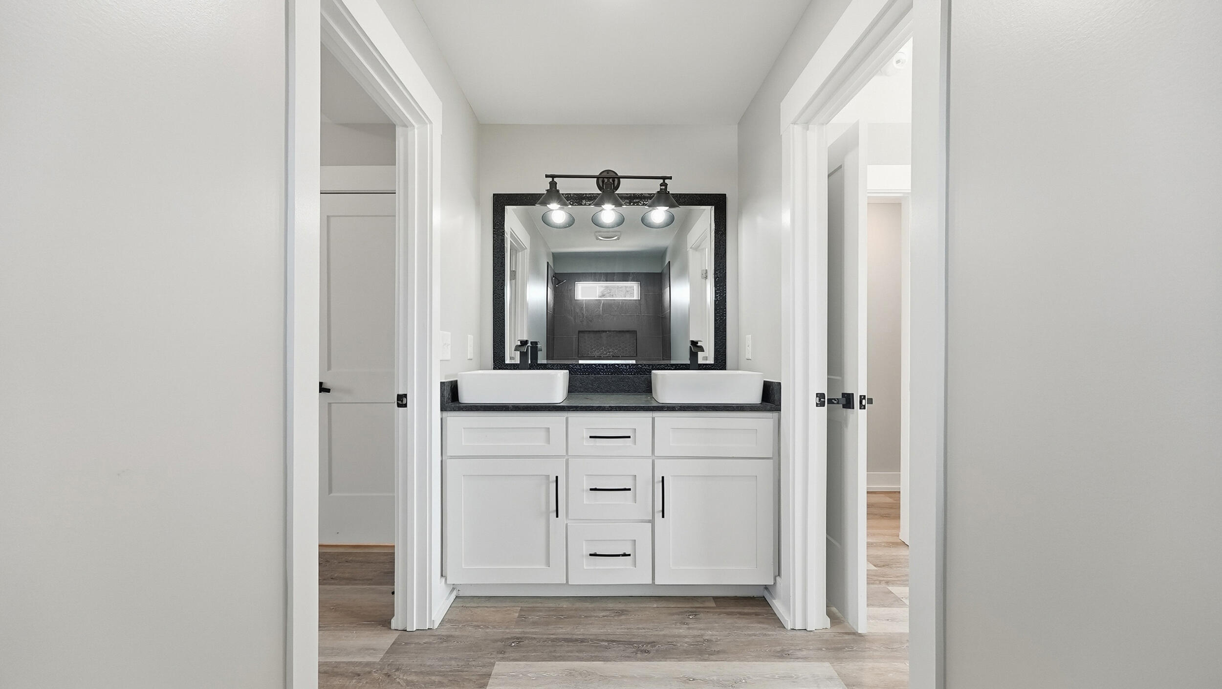 828 Henderson Avenue