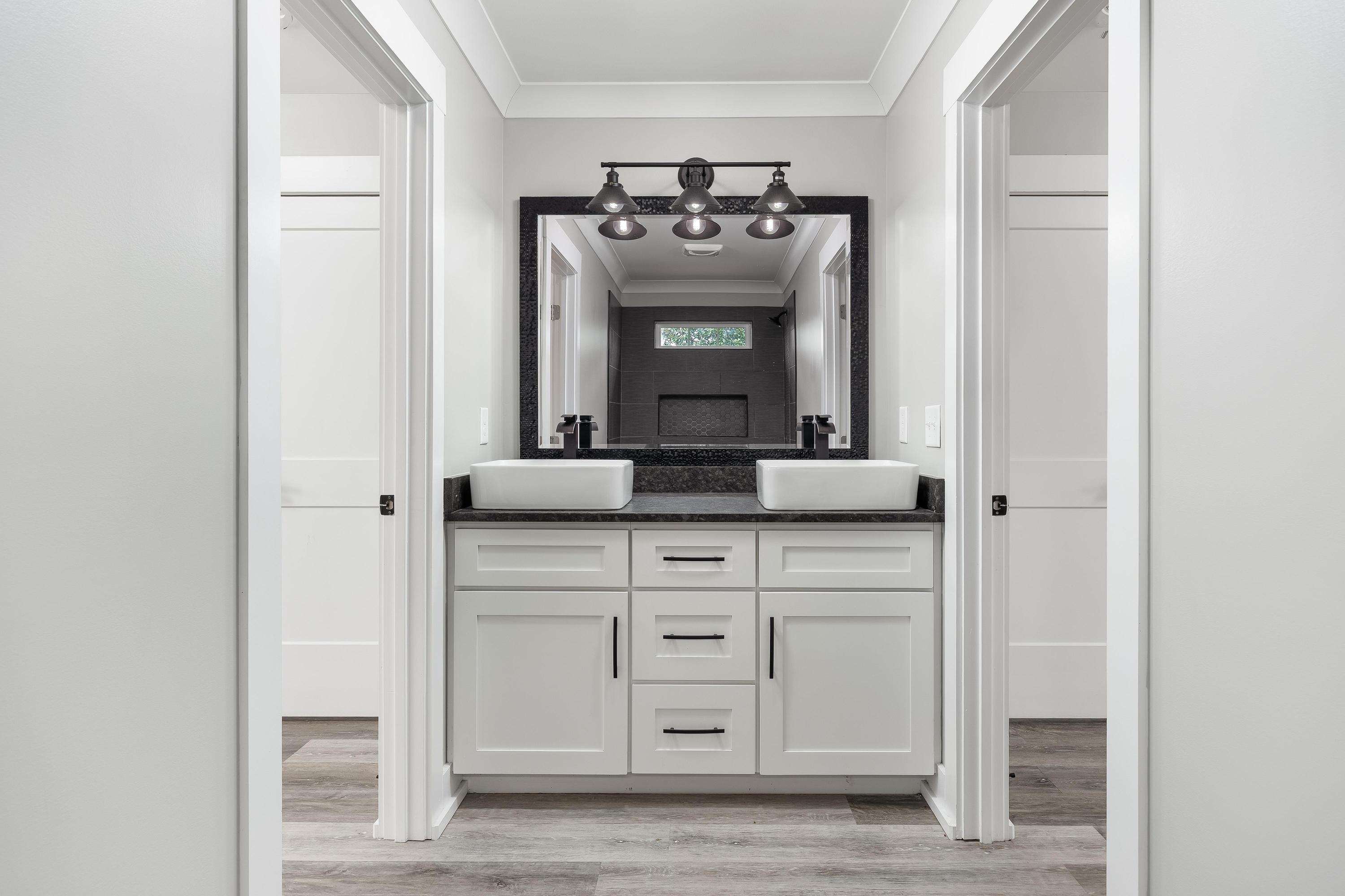 828 Henderson Avenue