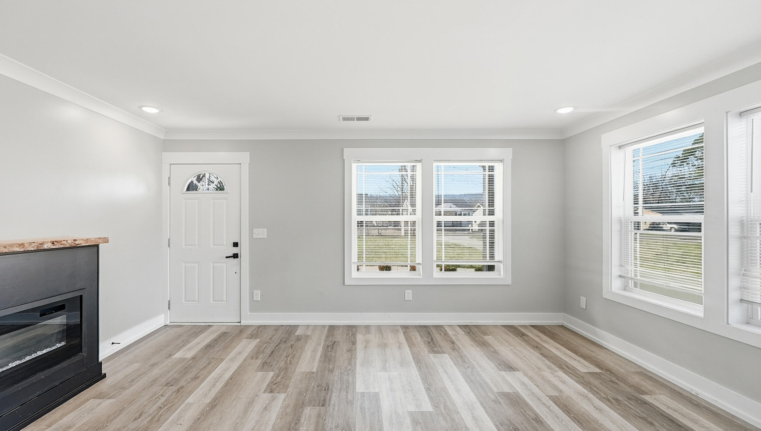 828 Henderson Avenue