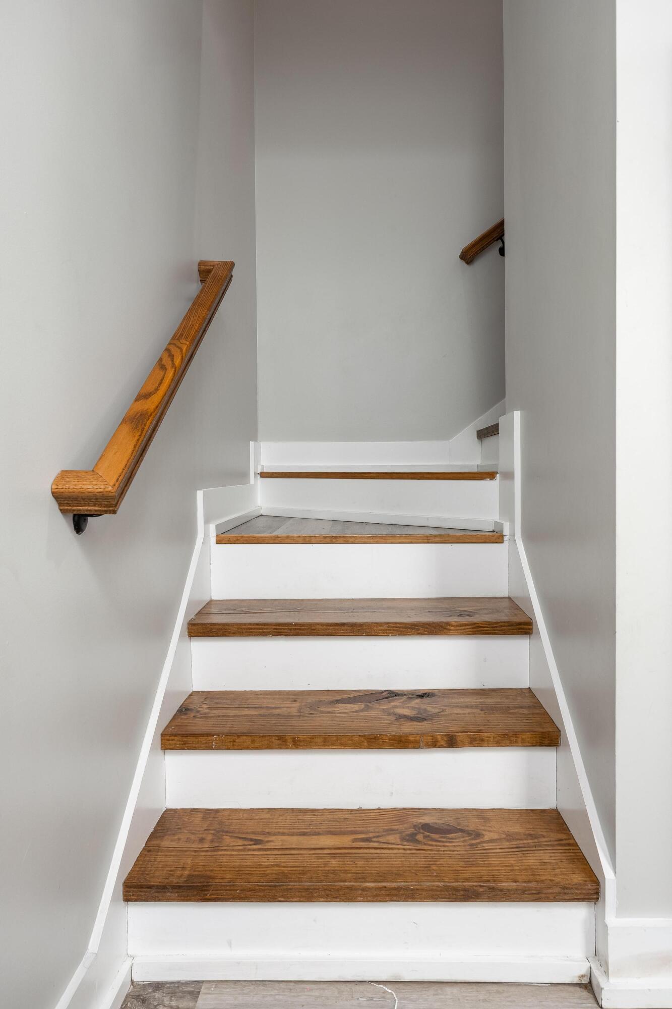 828 Henderson Avenue