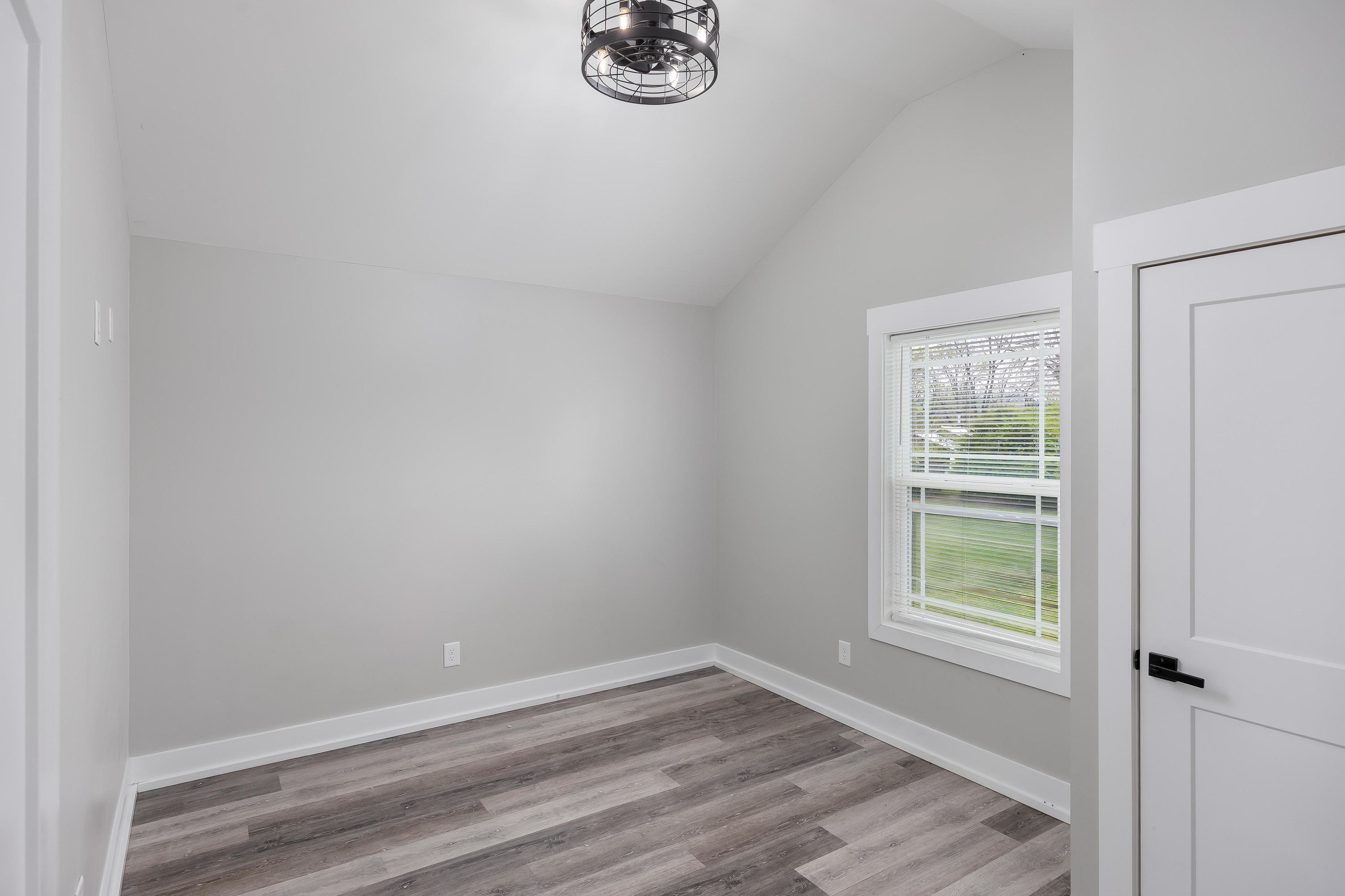 828 Henderson Avenue