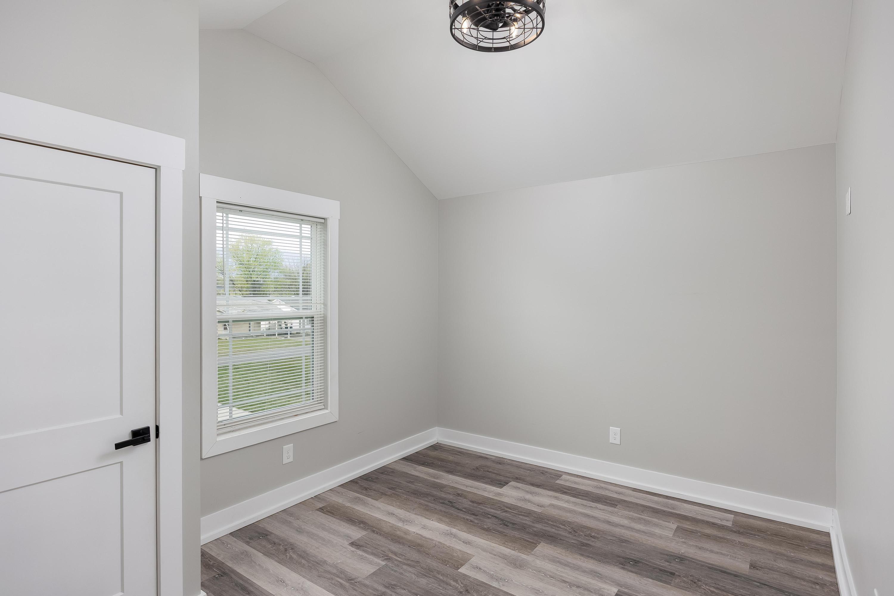 828 Henderson Avenue