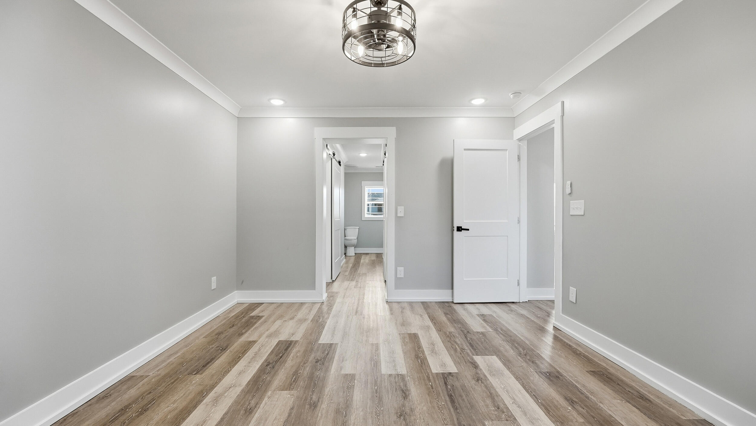 828 Henderson Avenue