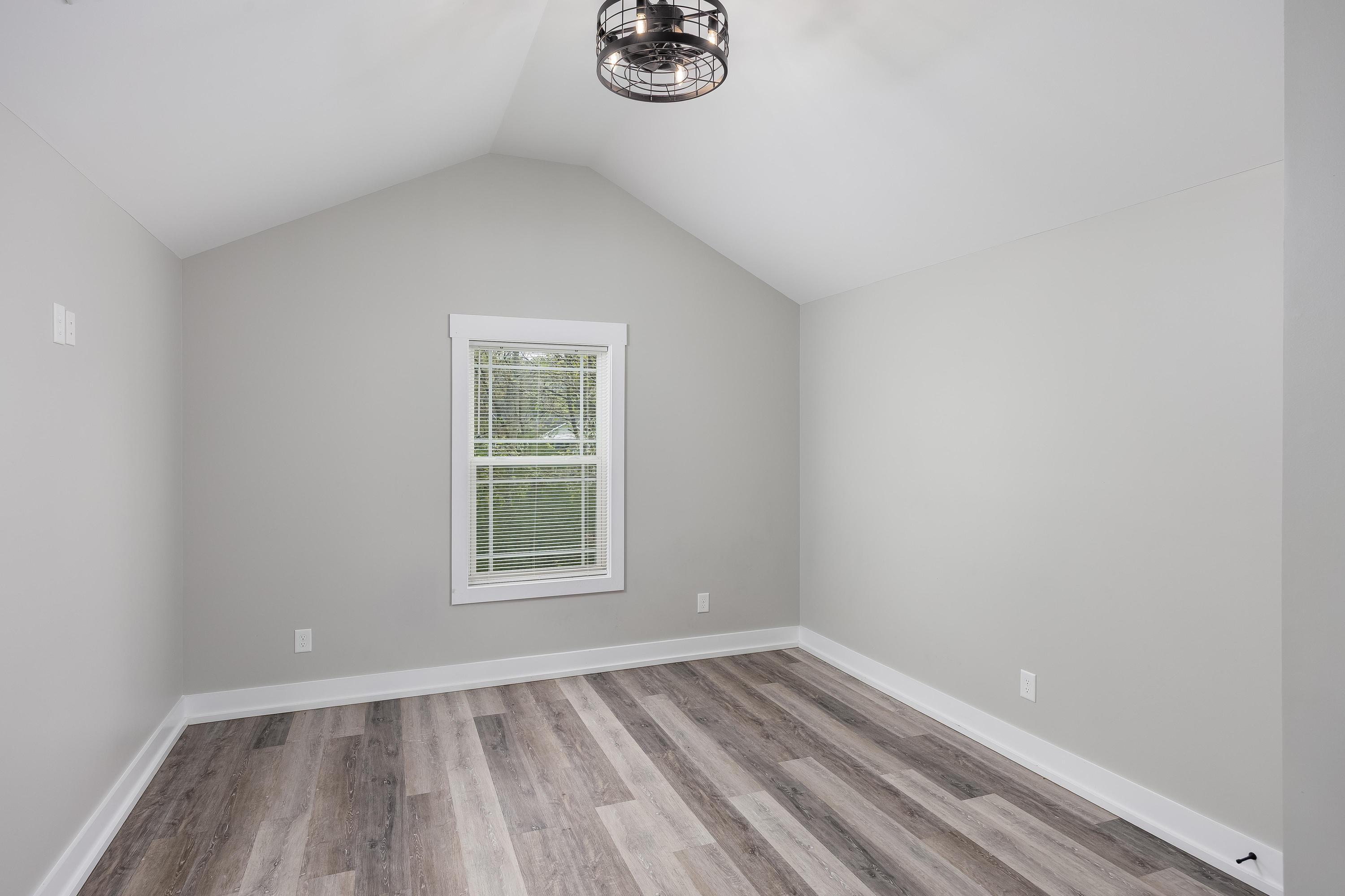 828 Henderson Avenue