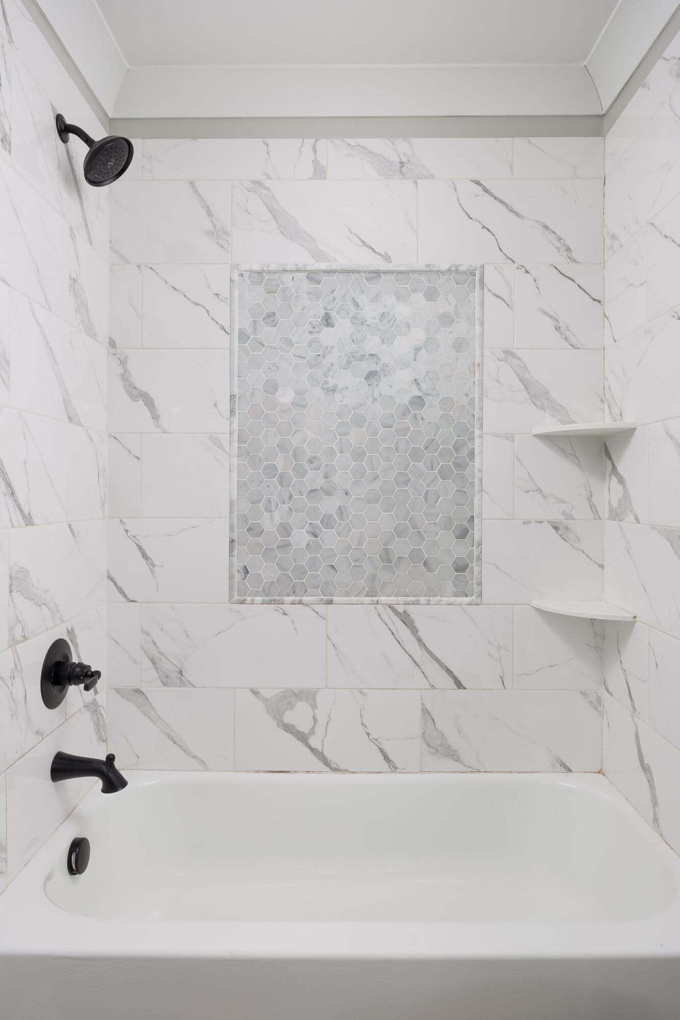 828 Henderson Avenue