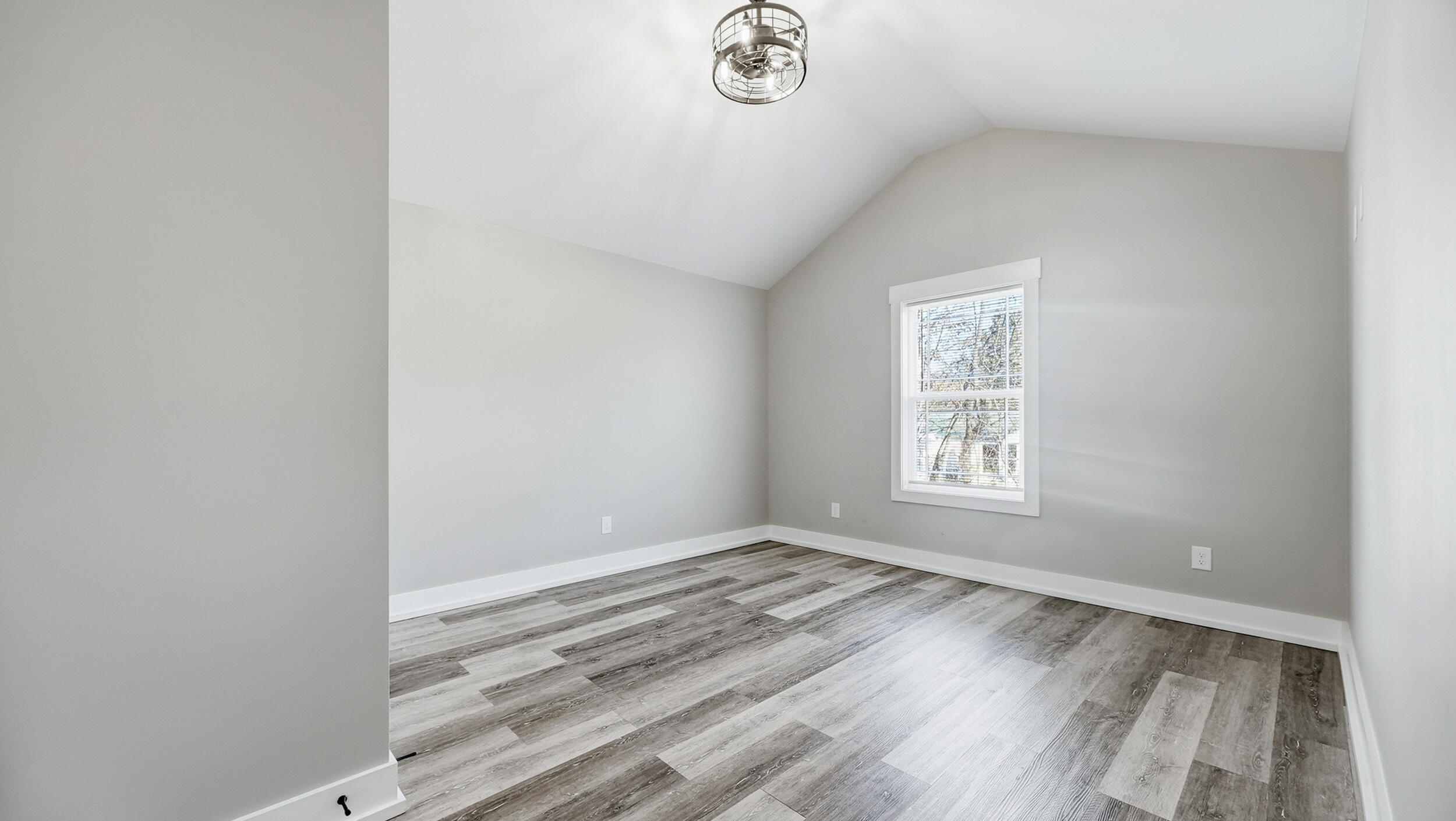 828 Henderson Avenue