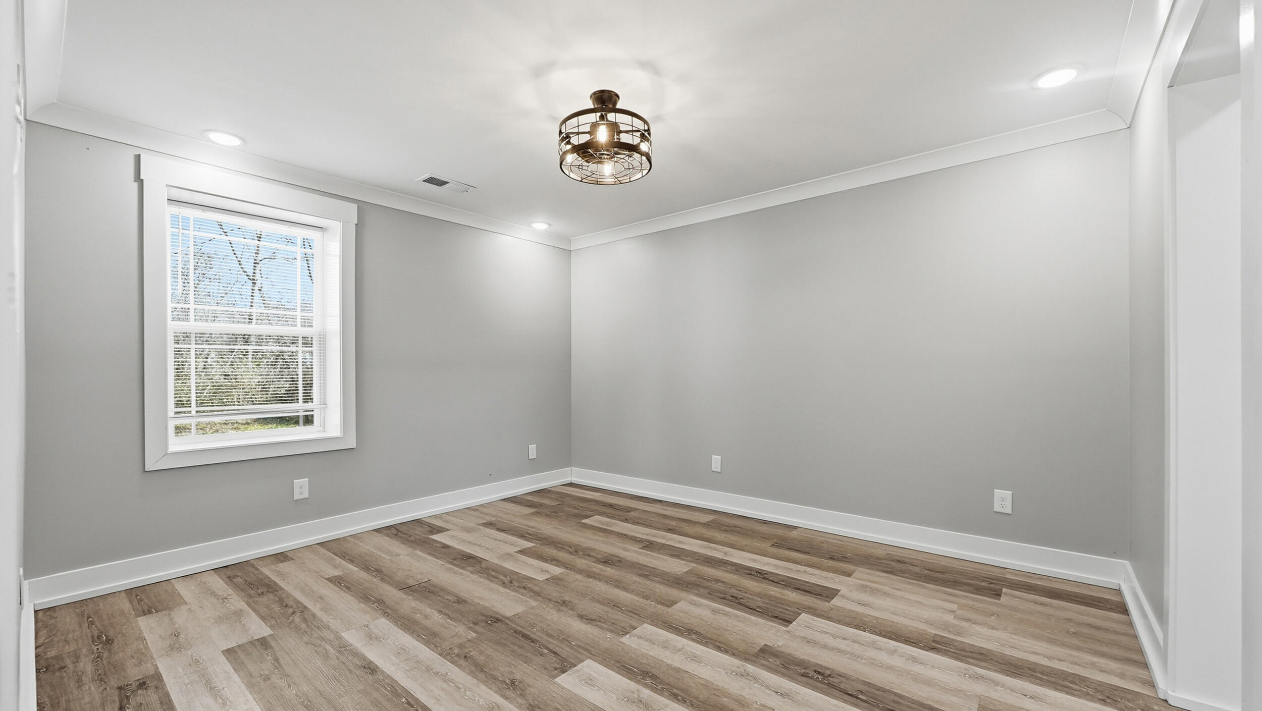 828 Henderson Avenue