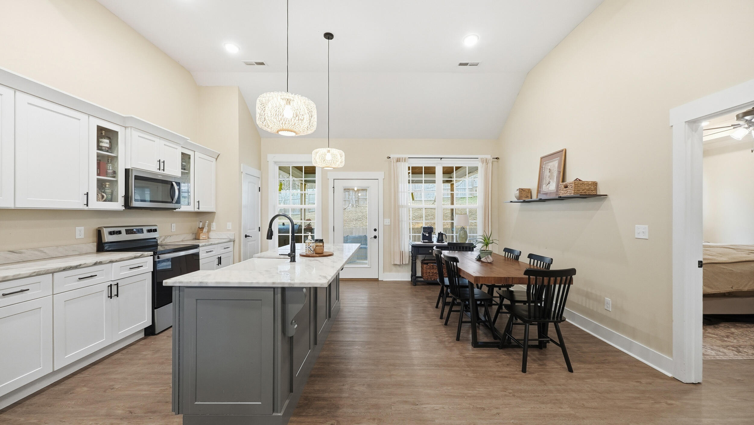 1909 Old Lafayette Road