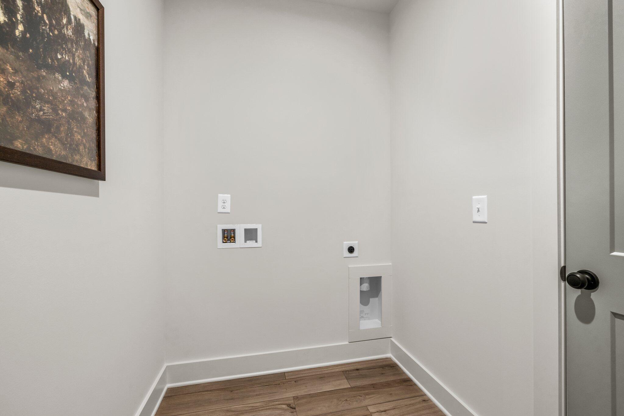 2807 Butlers Green Circle, 66