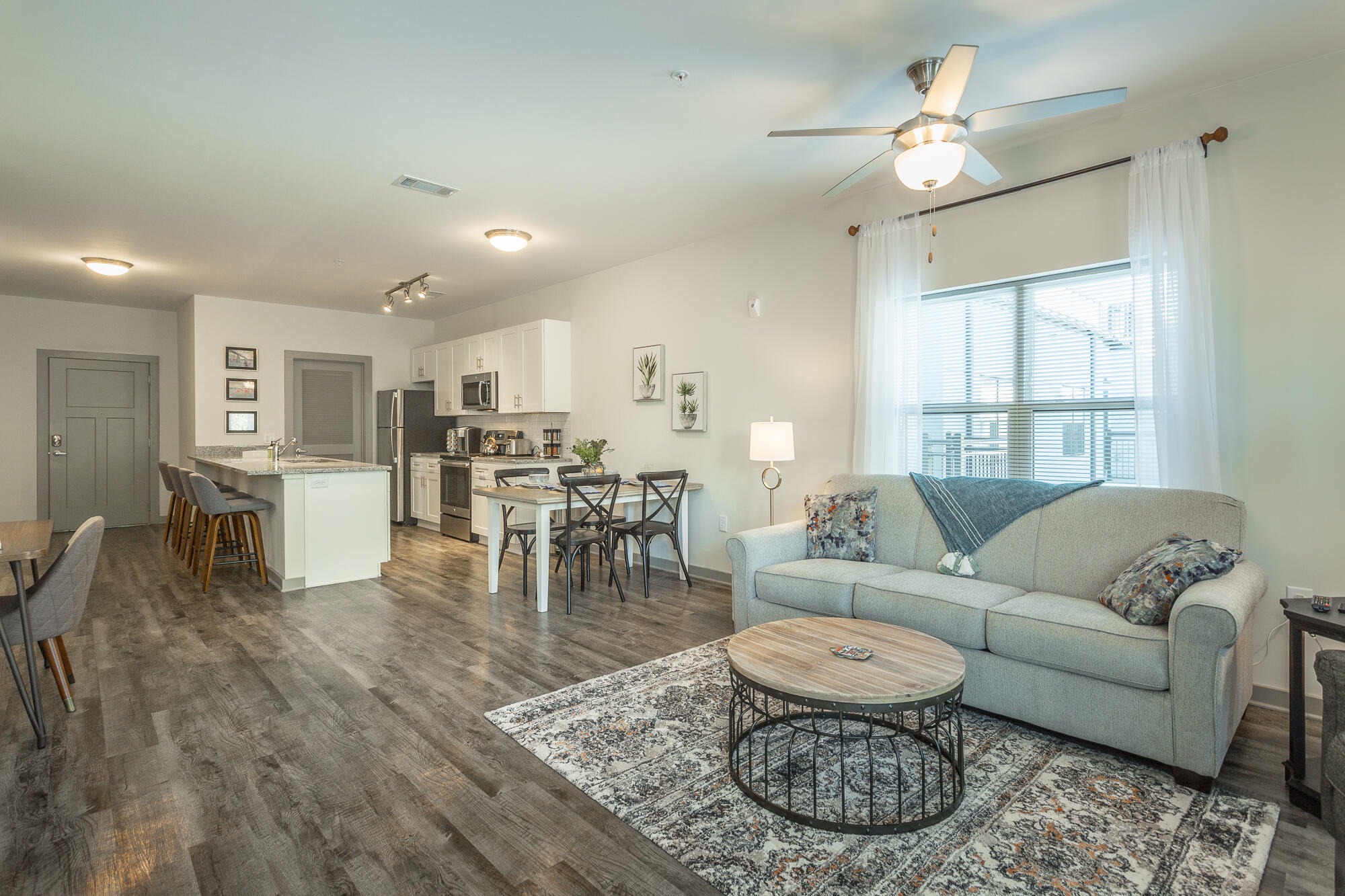 804 Riverfront Parkway, 409