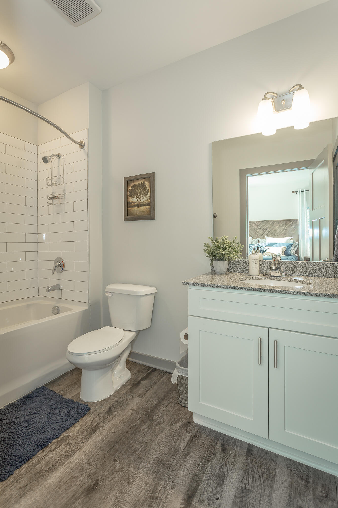 804 Riverfront Parkway, 409