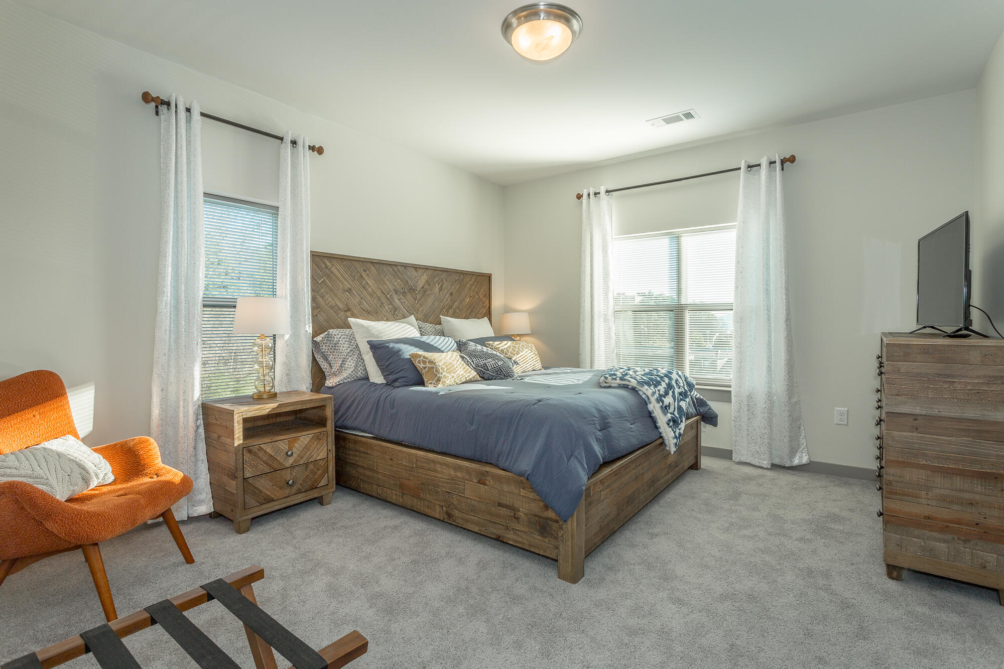 804 Riverfront Parkway, 409