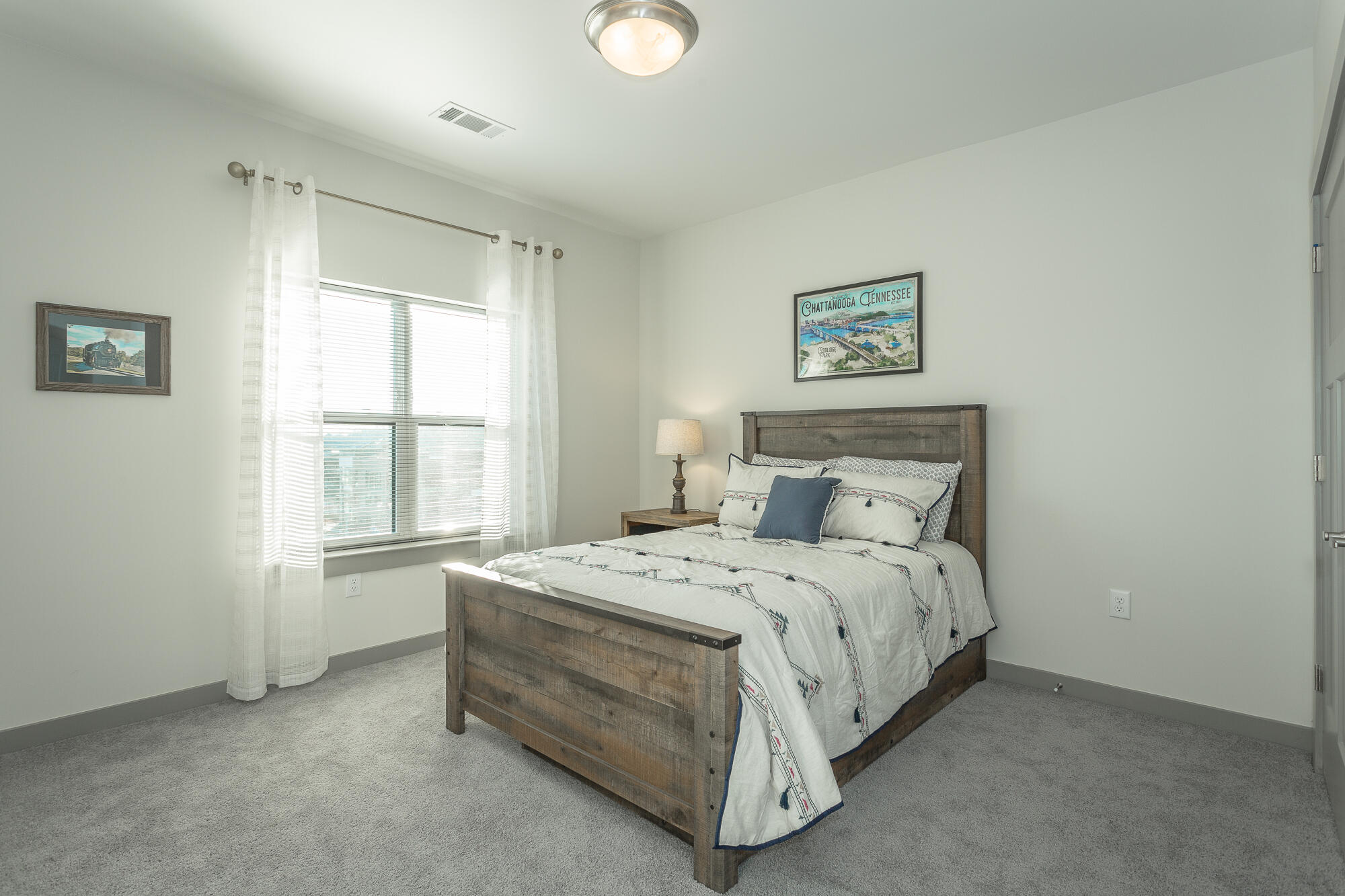 804 Riverfront Parkway, 409