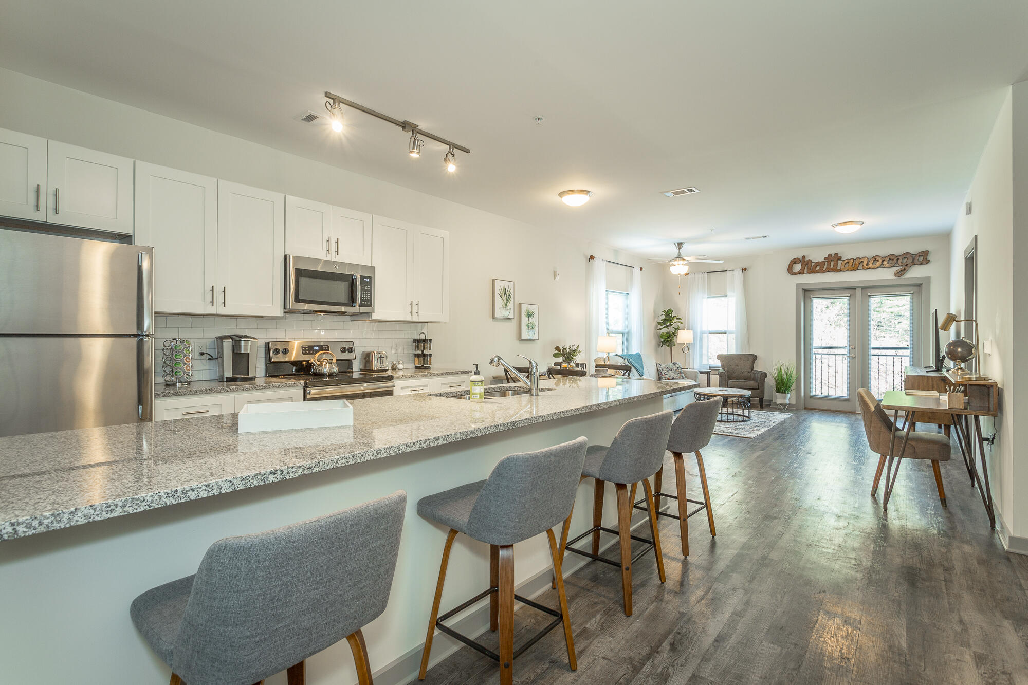 804 Riverfront Parkway, 409