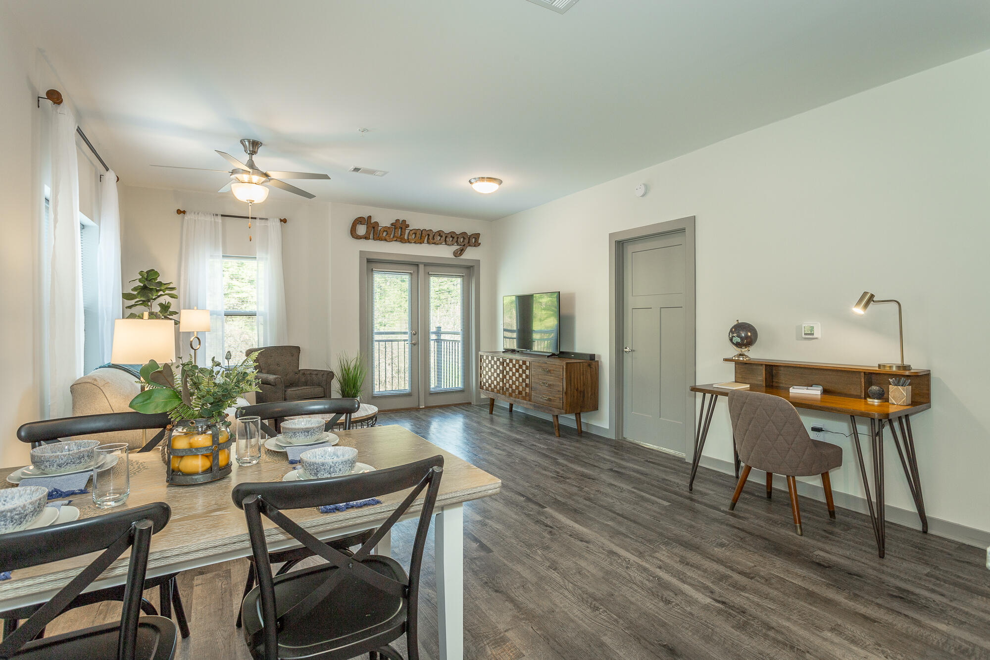 804 Riverfront Parkway, 409