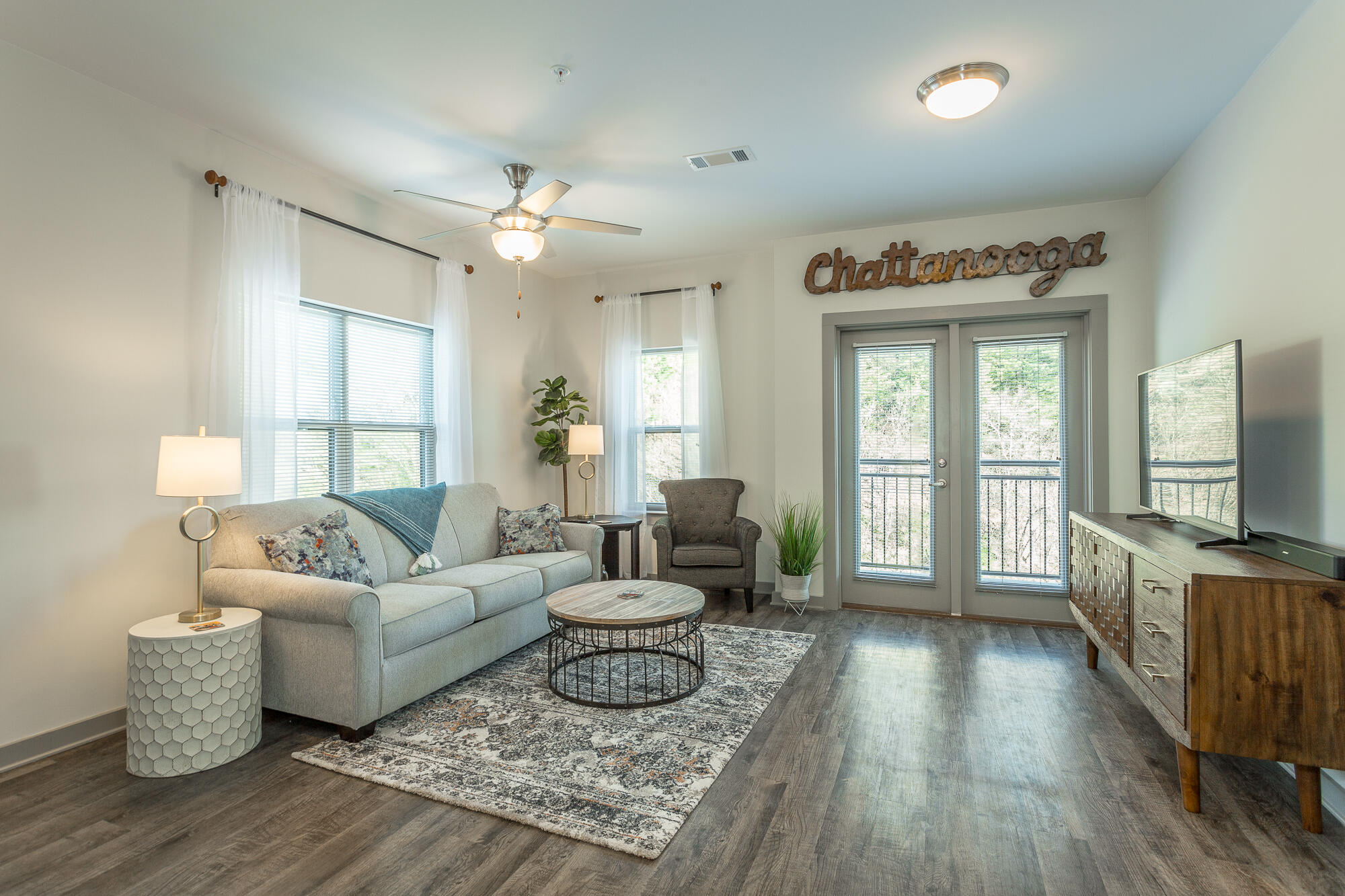 804 Riverfront Parkway, 409