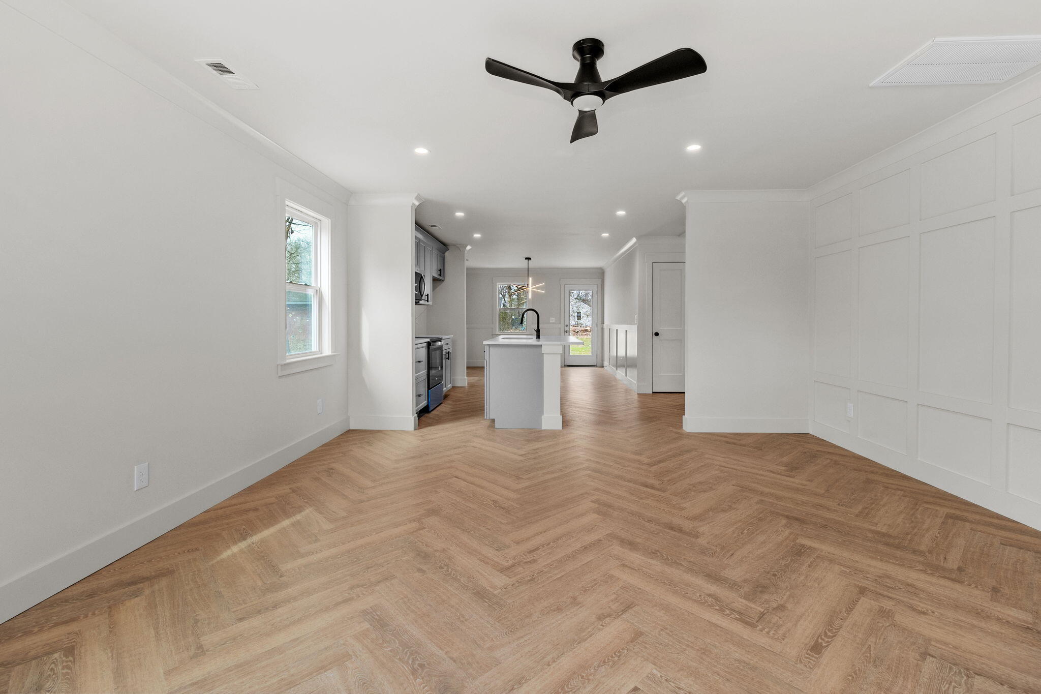 119 N Moore North Road