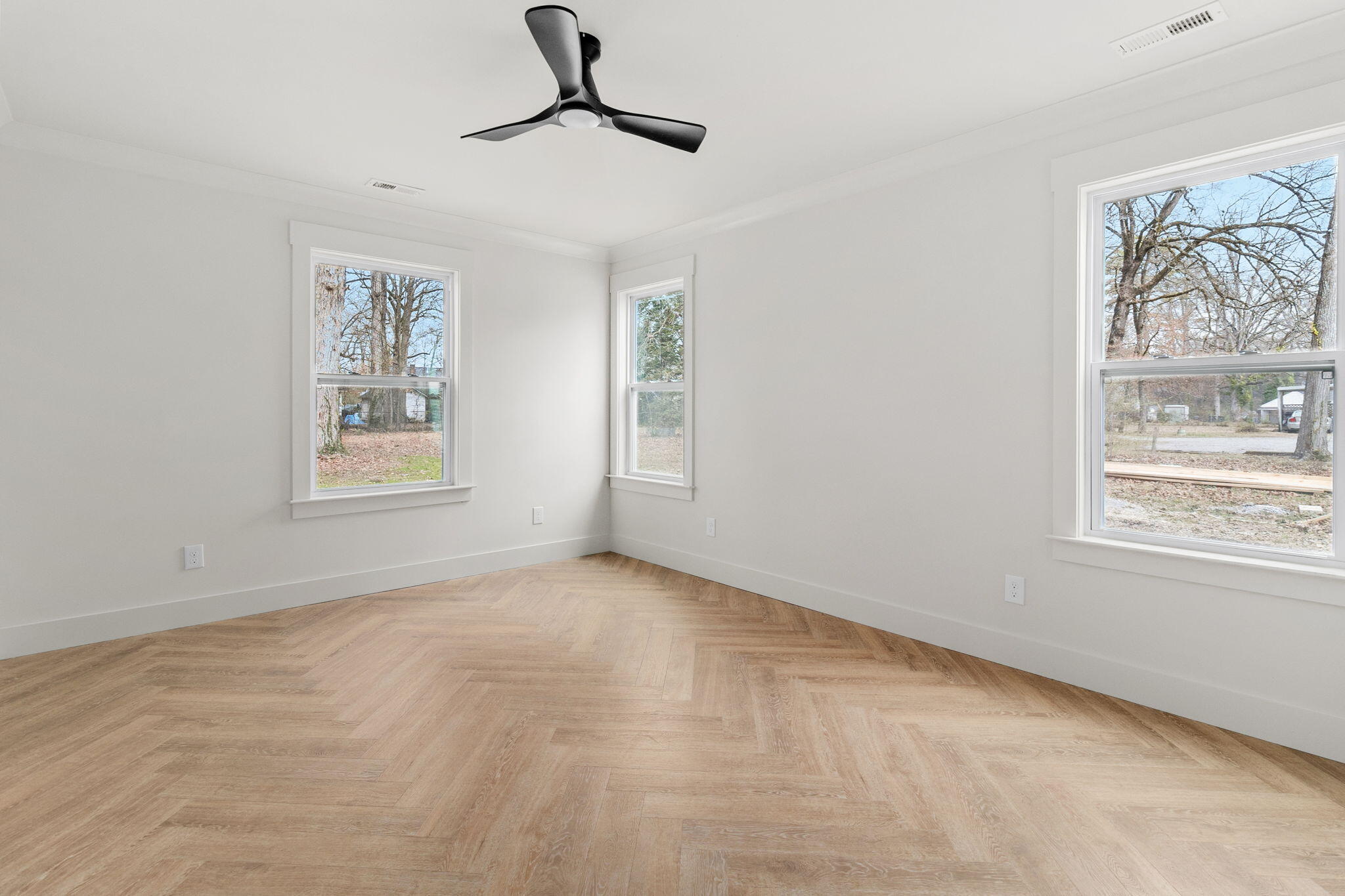 119 N Moore North Road