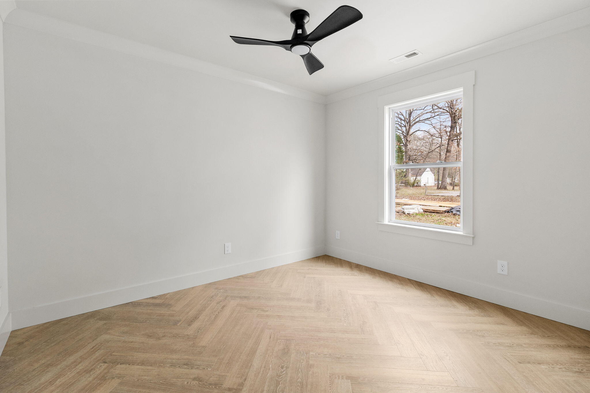 119 N Moore North Road