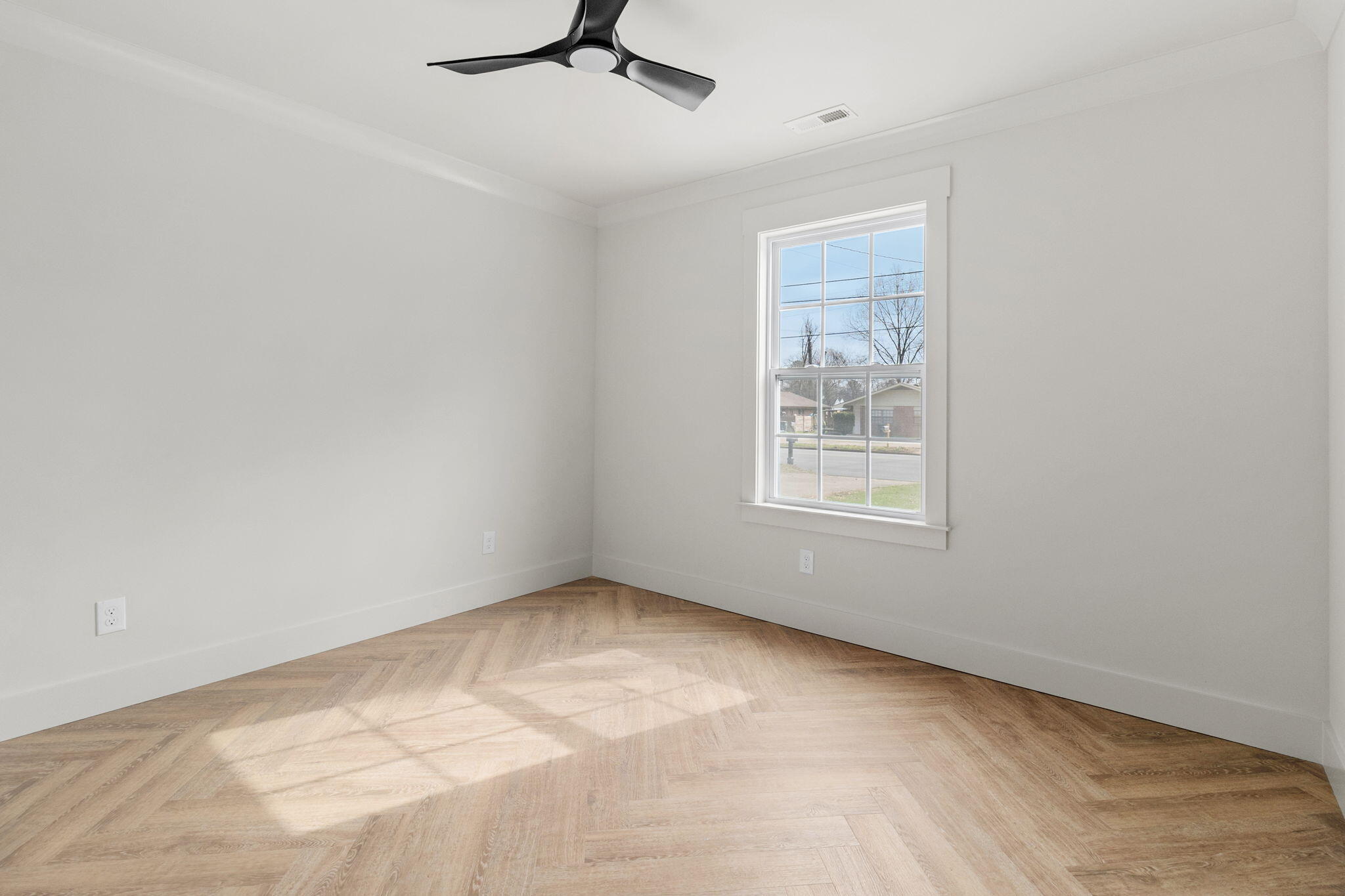 119 N Moore North Road