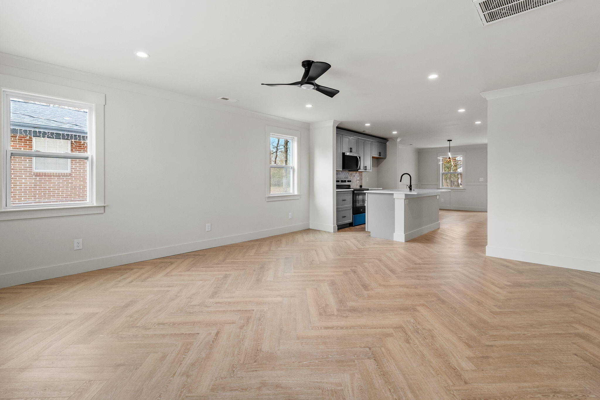 119 N Moore North Road