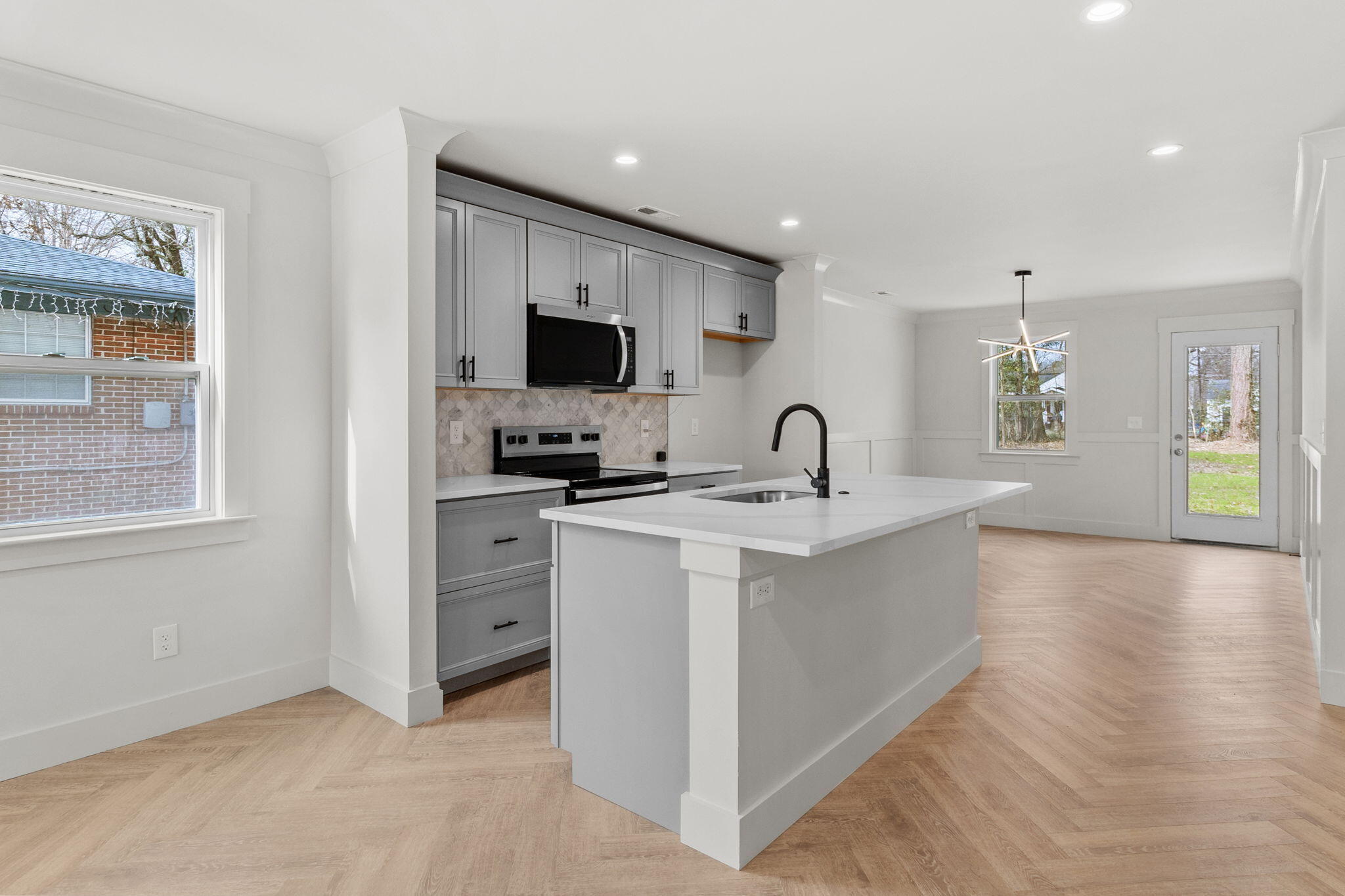 119 N Moore North Road
