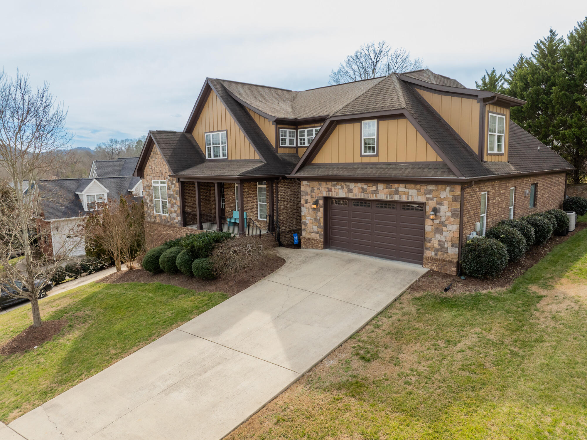 8956 Wandering Way