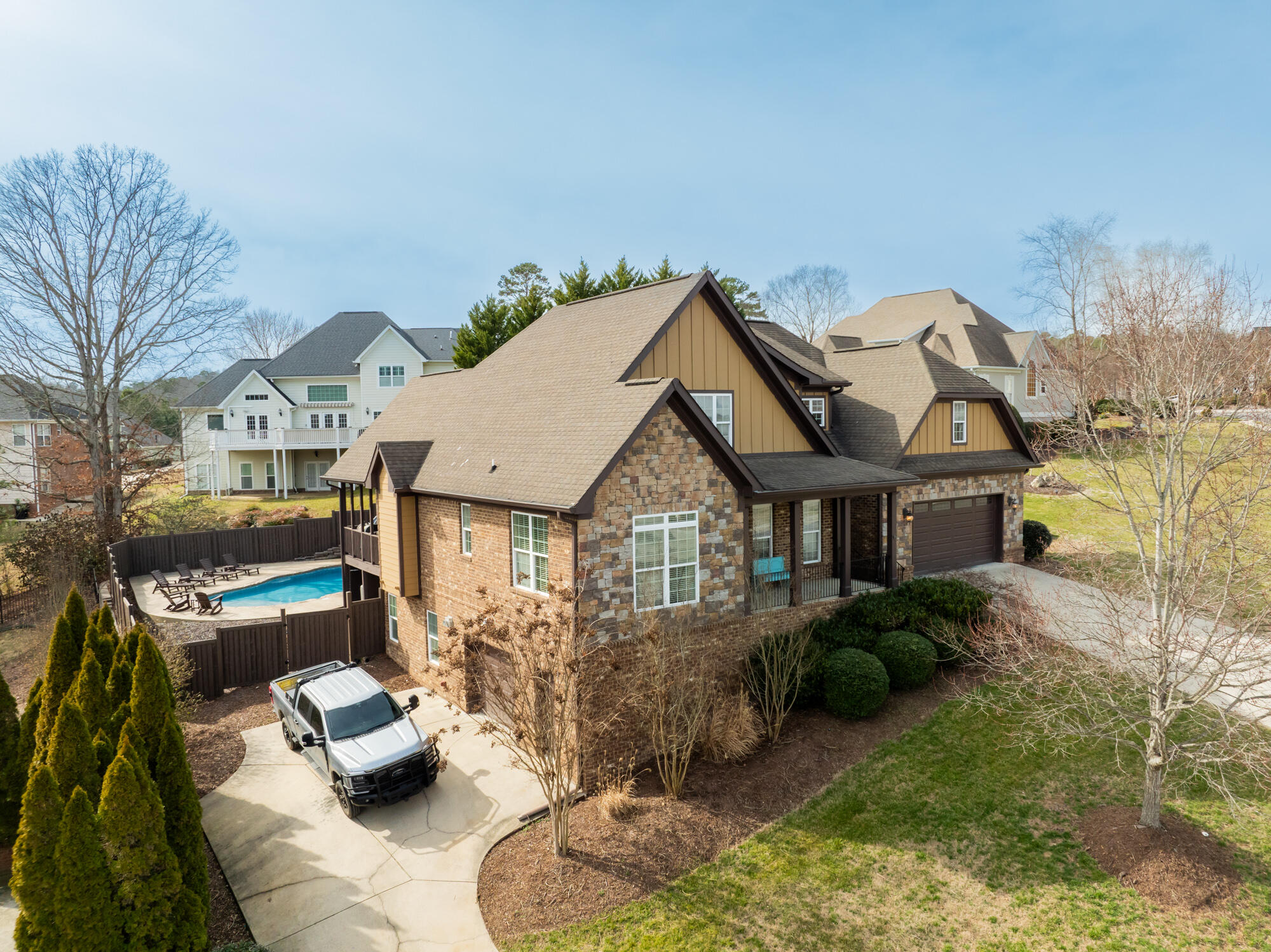 8956 Wandering Way