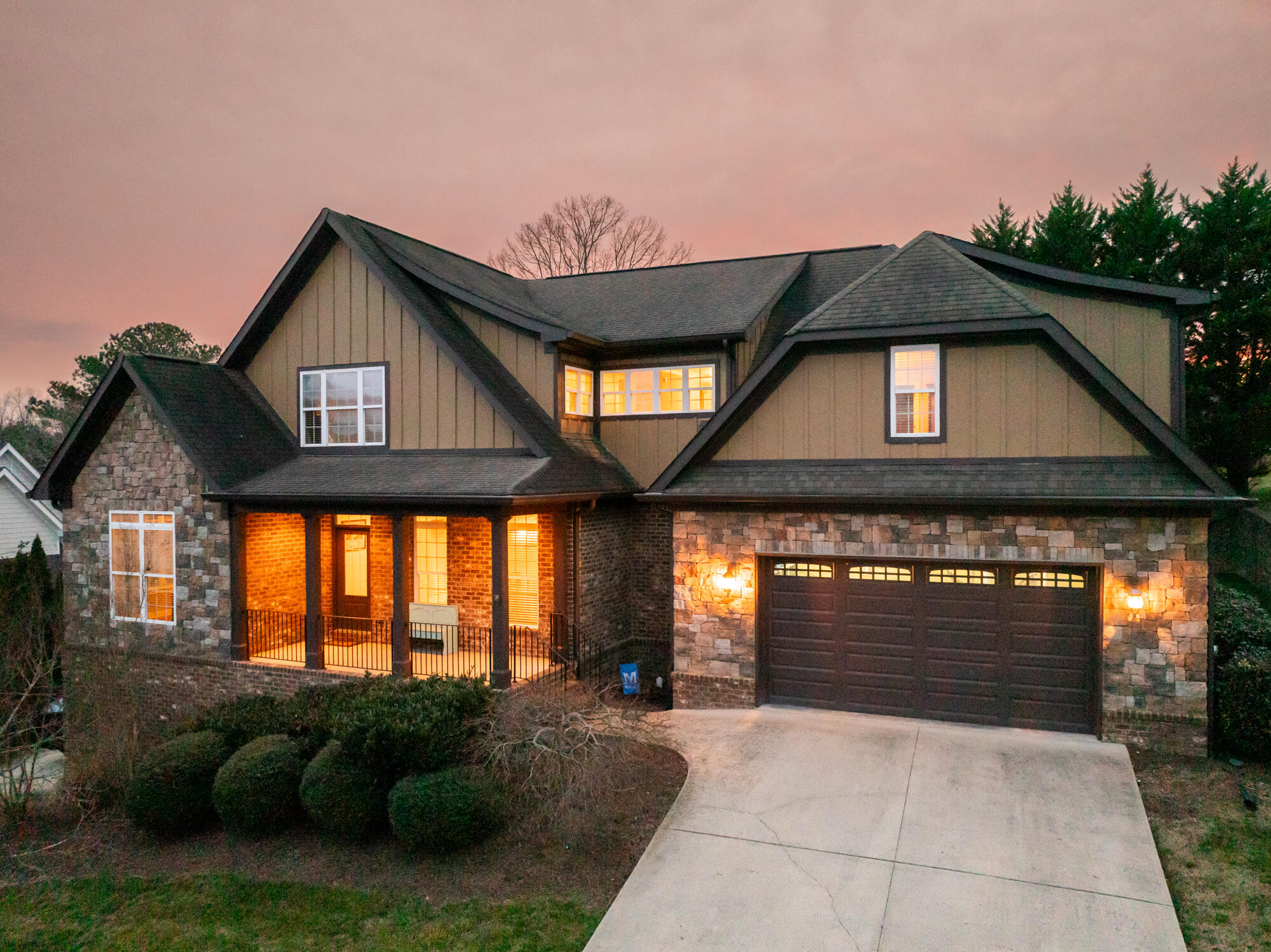 8956 Wandering Way
