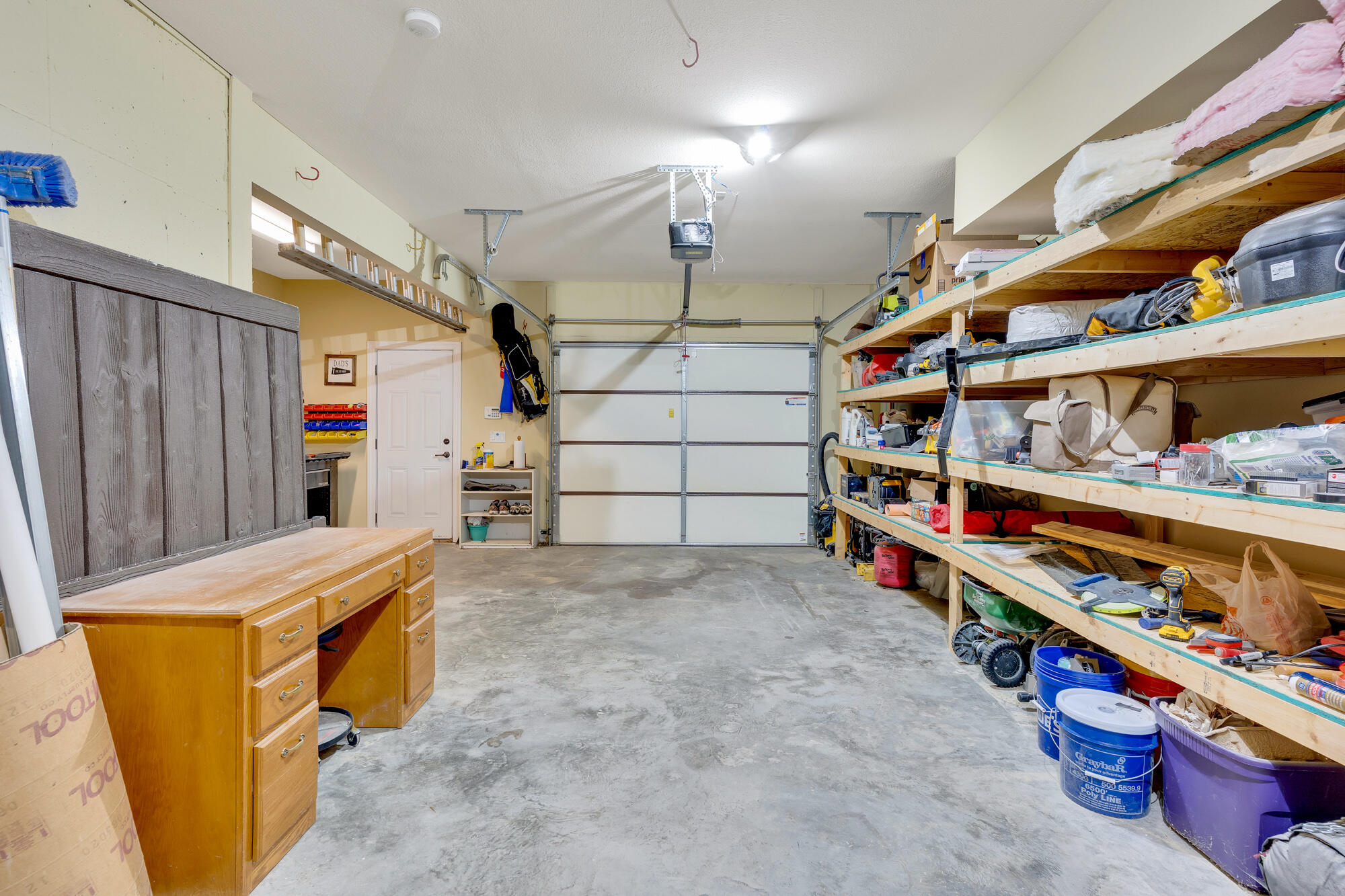 8956 Wandering Way