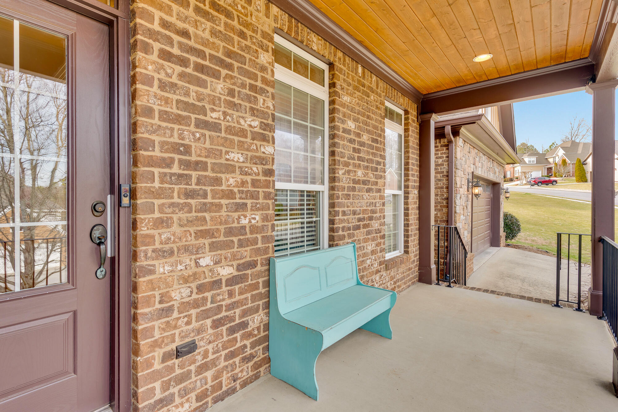 8956 Wandering Way