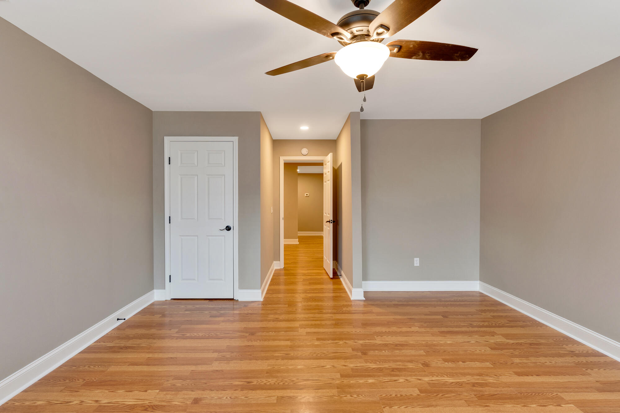 8956 Wandering Way