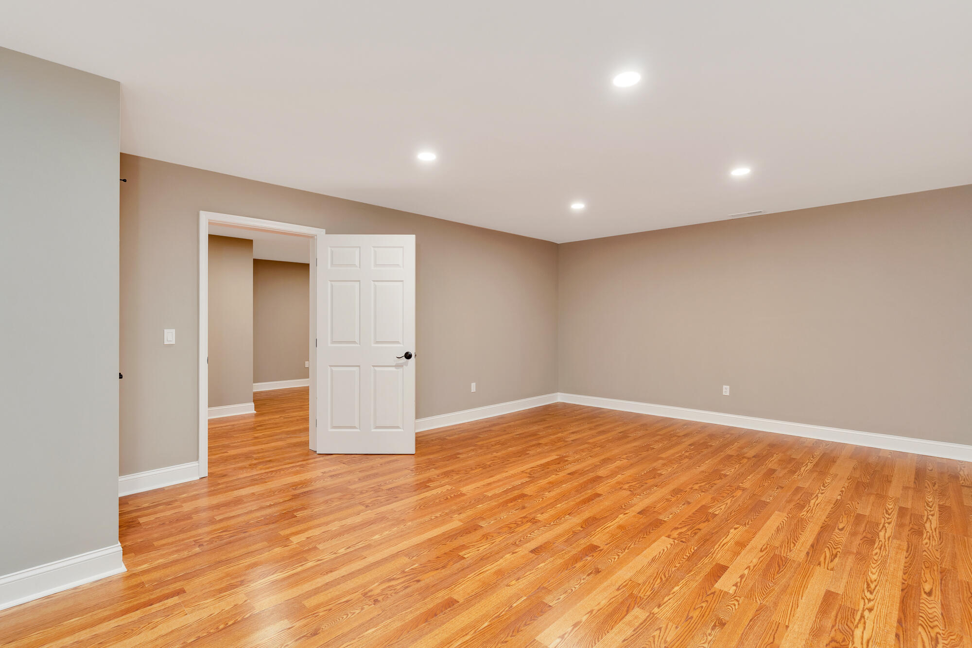 8956 Wandering Way