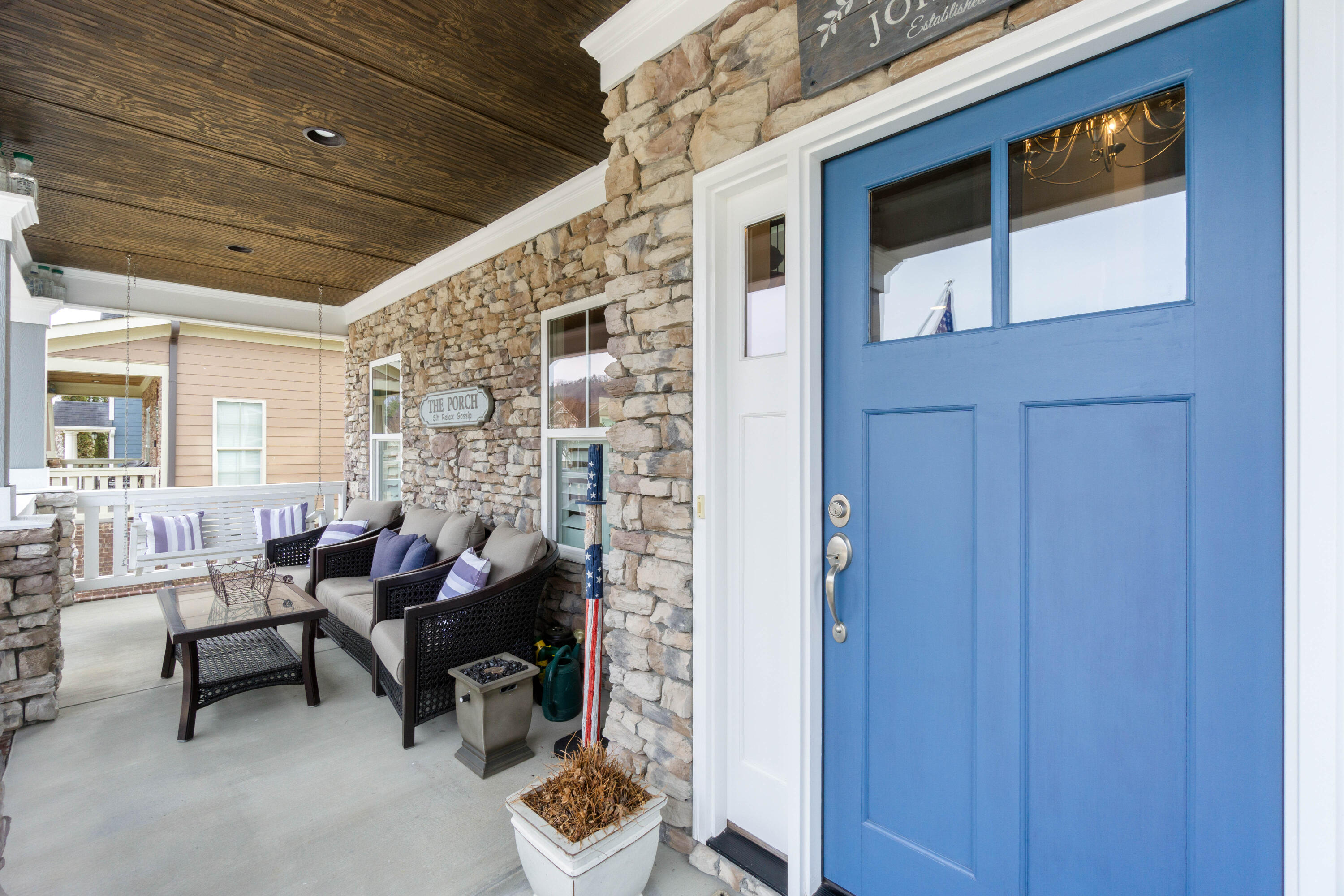 9582 Rookwood Circle
