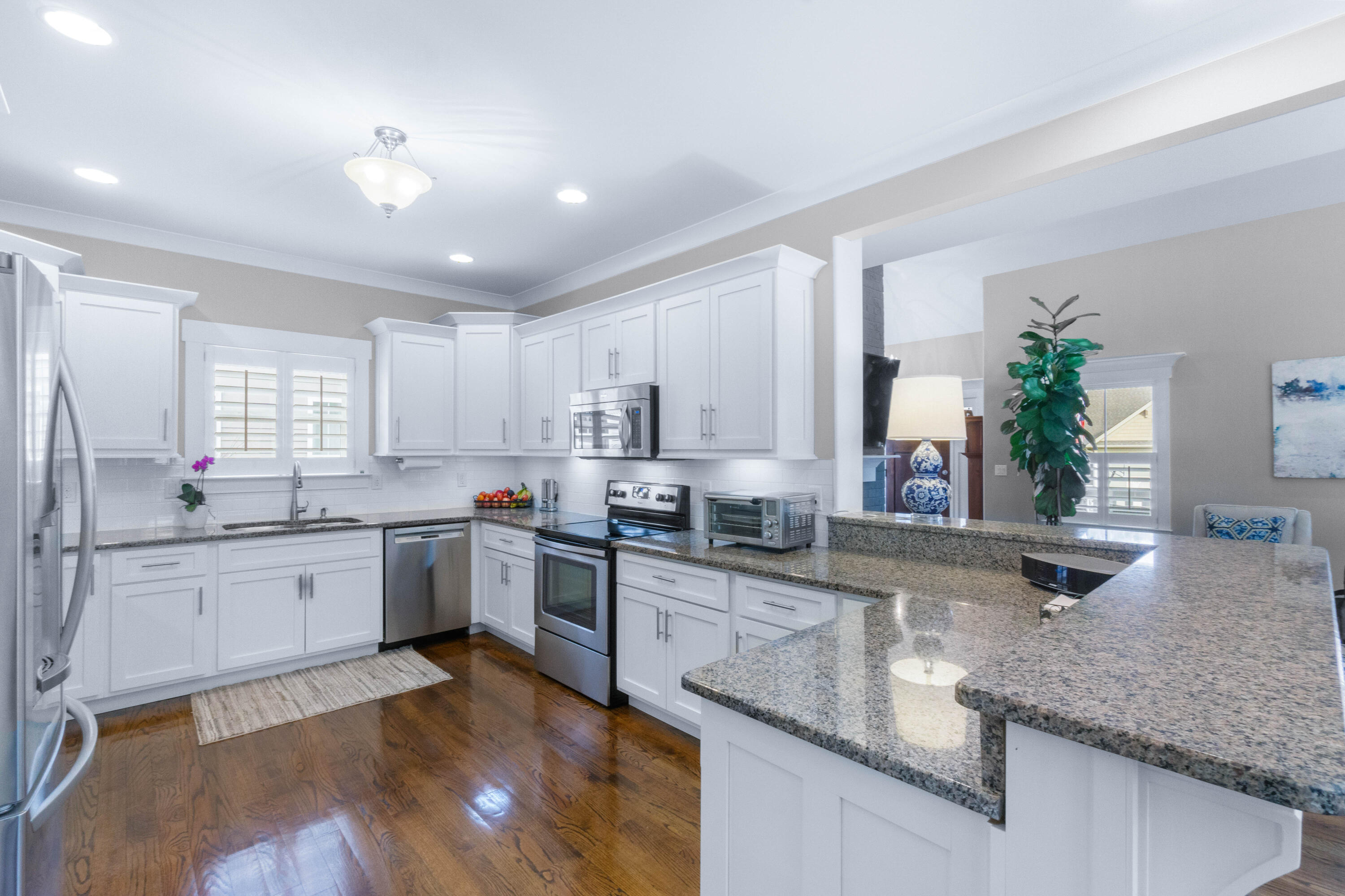 9582 Rookwood Circle