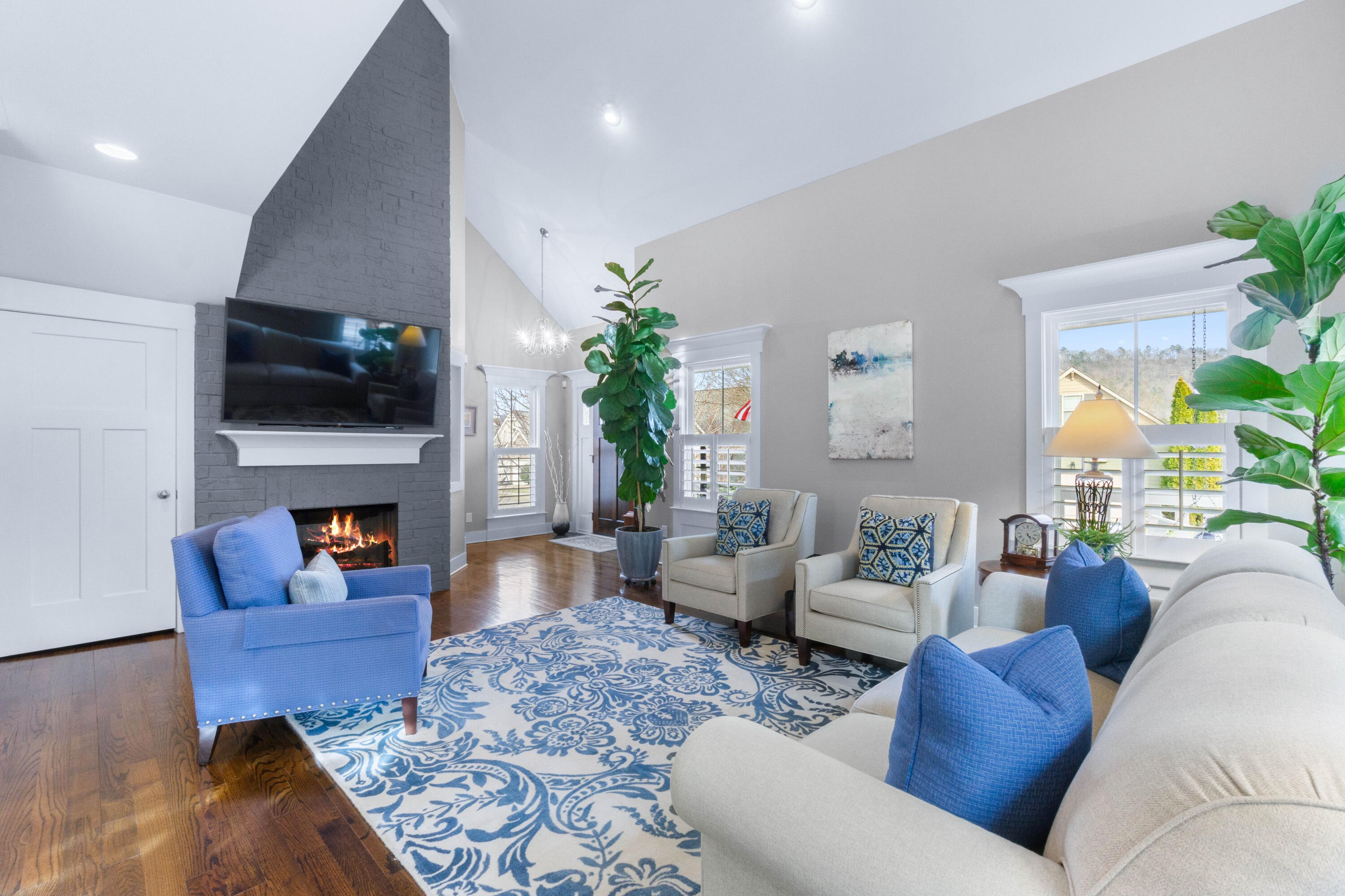 9582 Rookwood Circle
