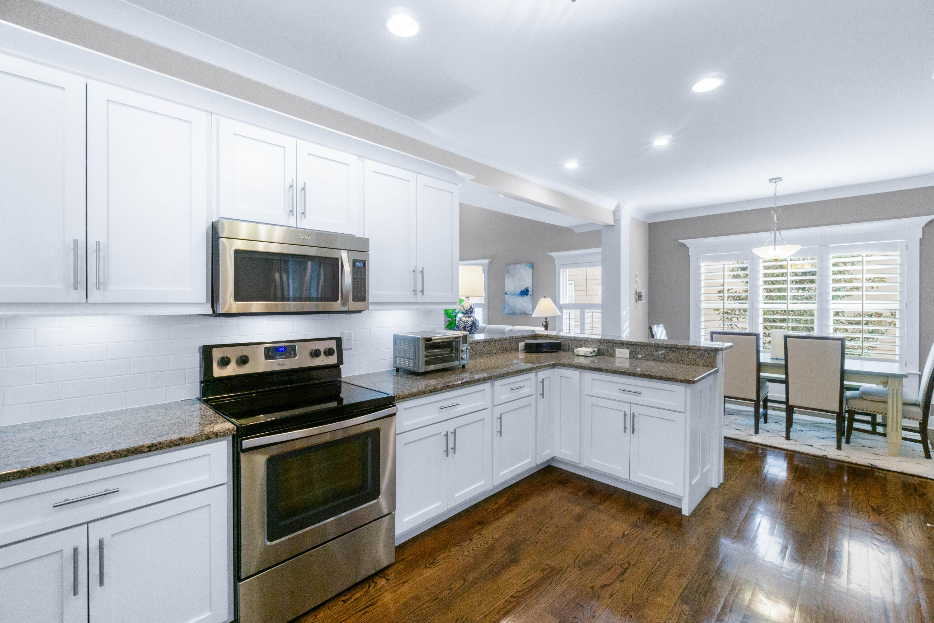 9582 Rookwood Circle