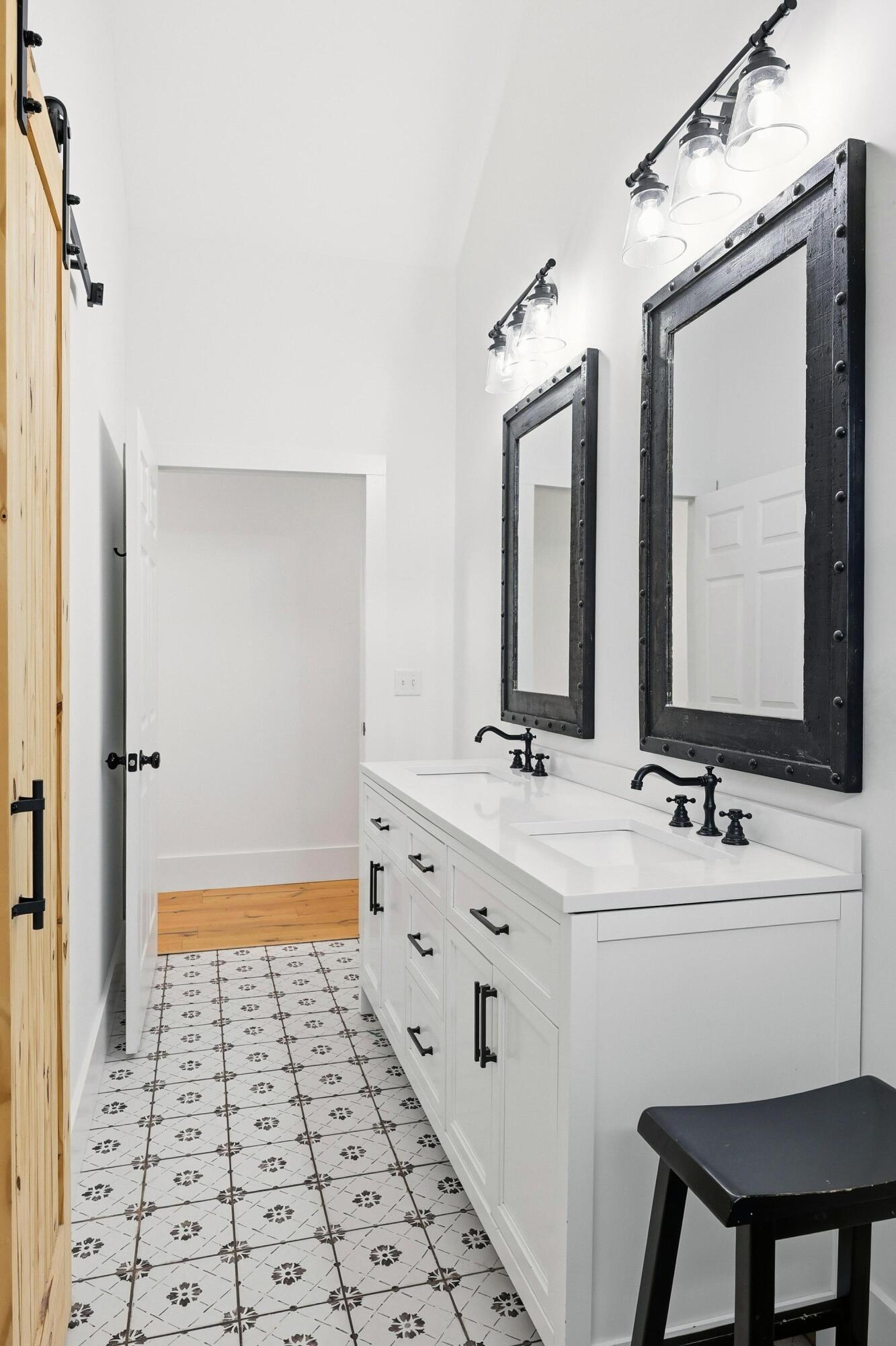 10142 Snow Hill Road