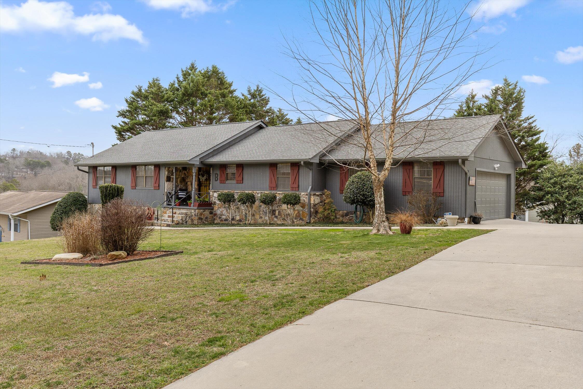 49 Robert E Lee Drive