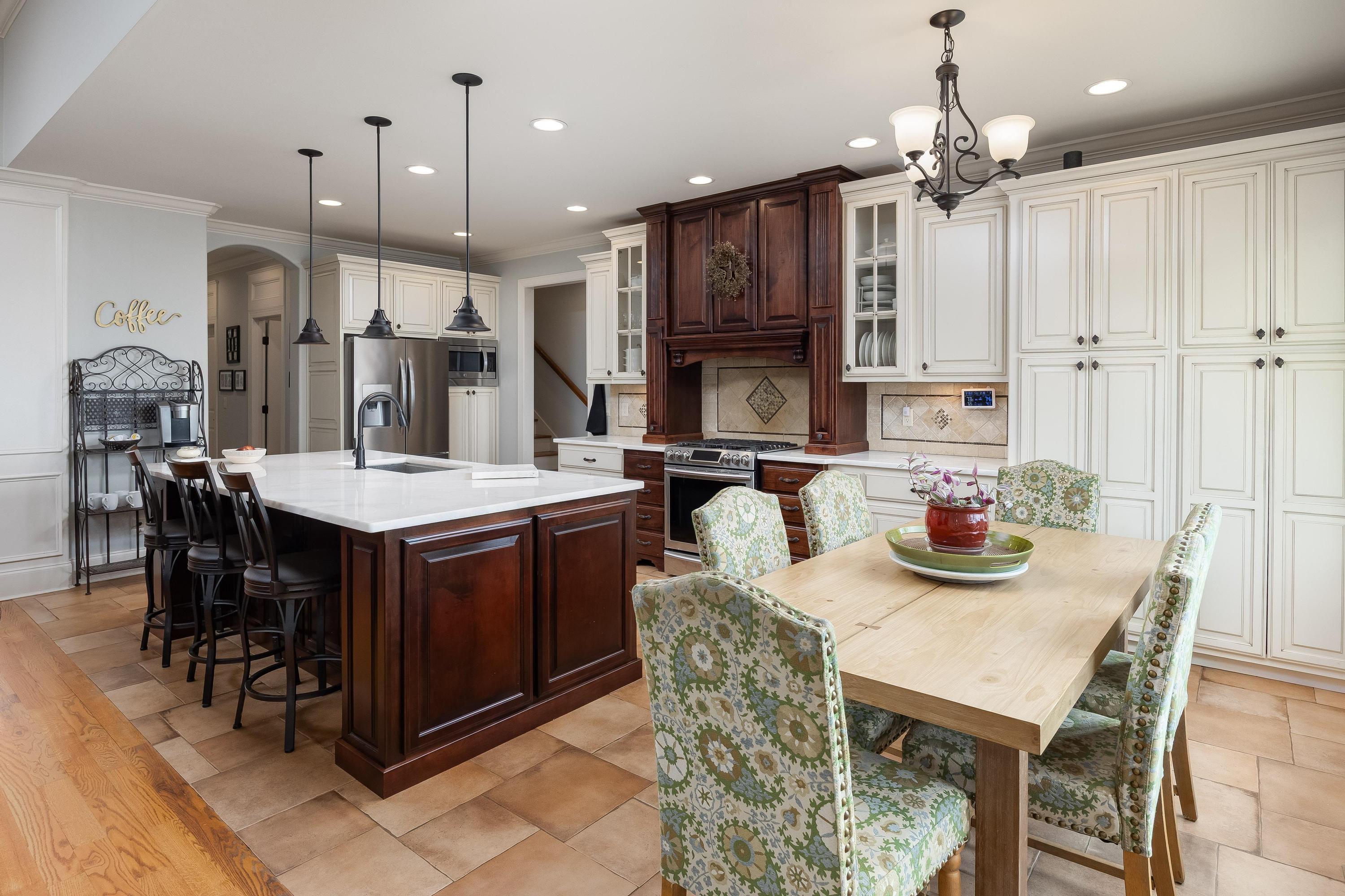 6291 Breezy Hollow Lane