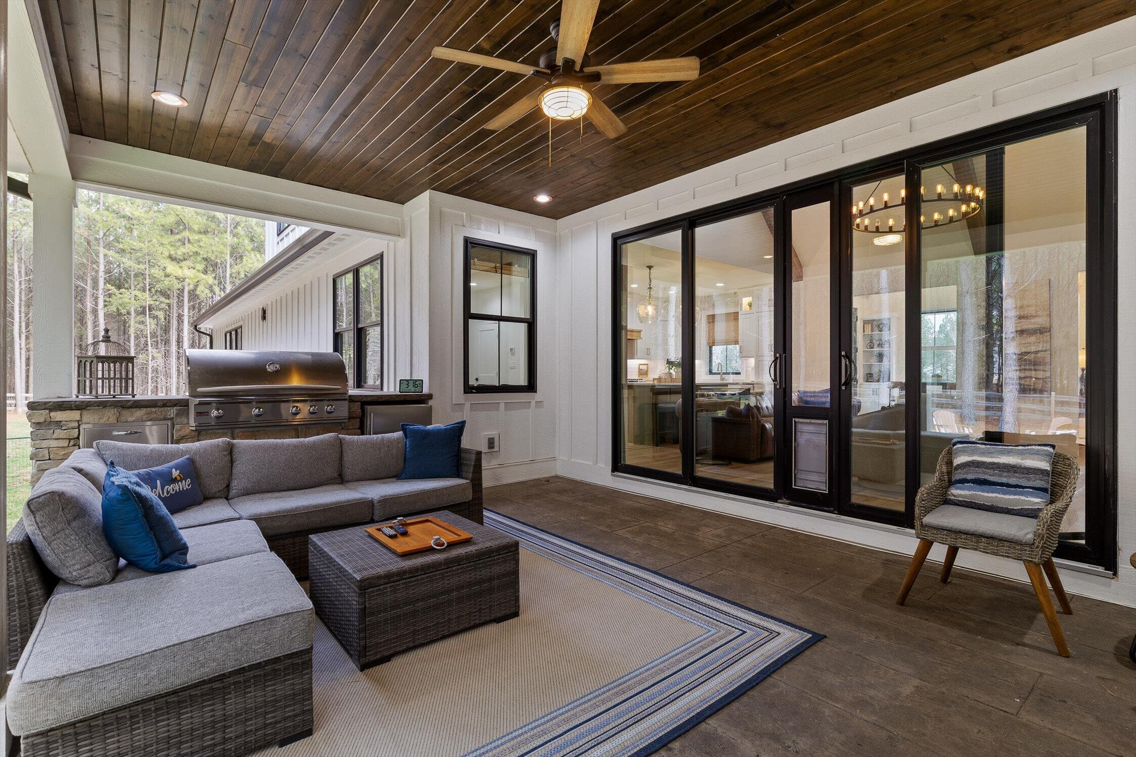 4190 Crockett Pointe