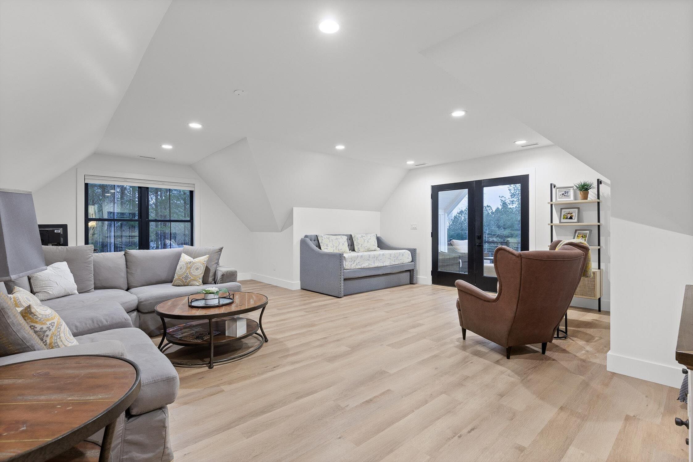 4190 Crockett Pointe