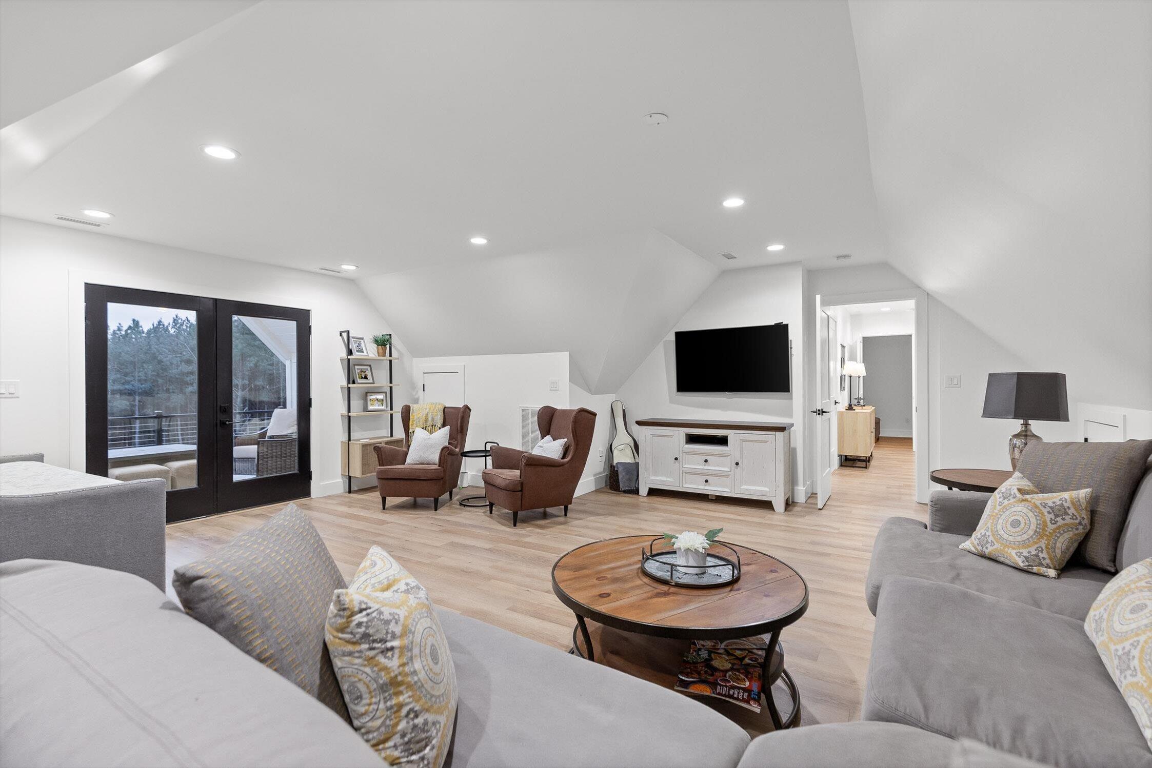 4190 Crockett Pointe