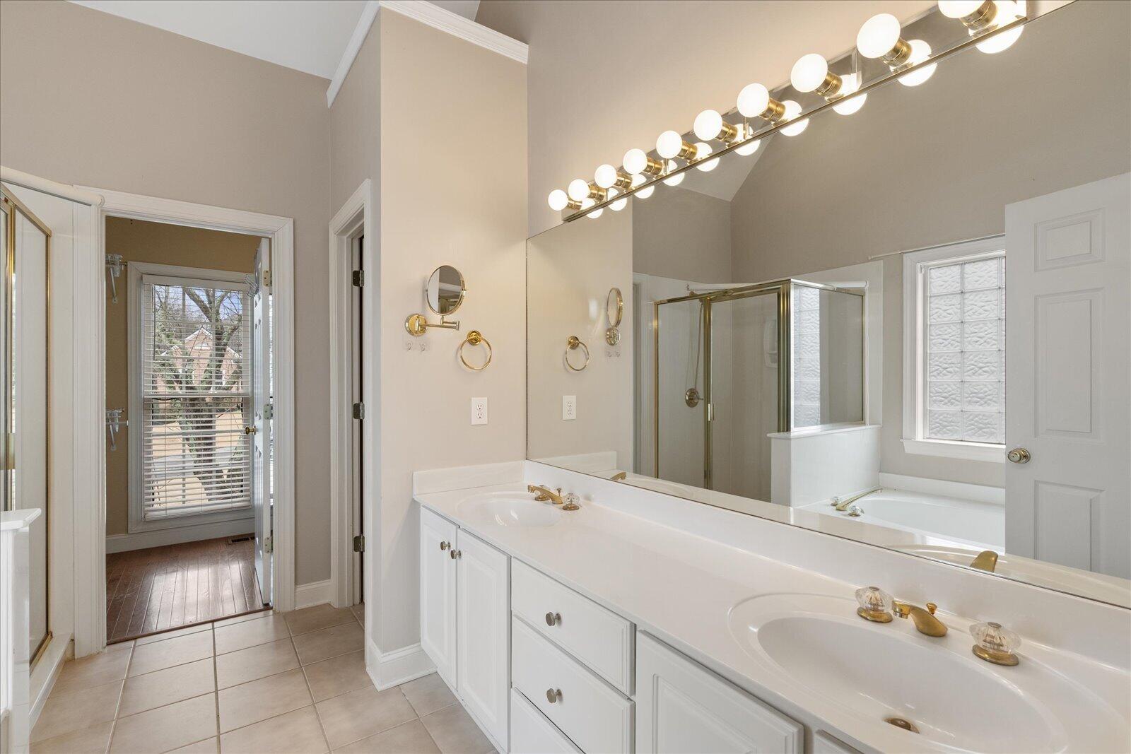 121 Oakhurst Terrace NE